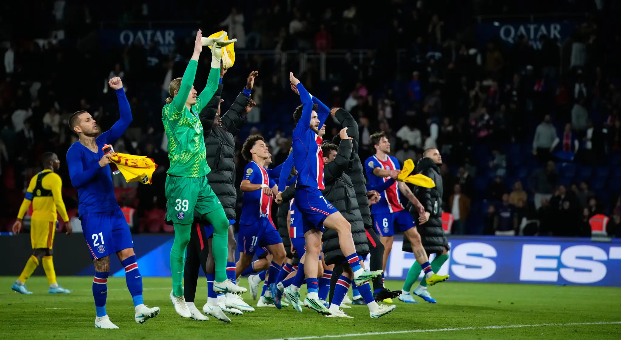 PSG oslavuje.