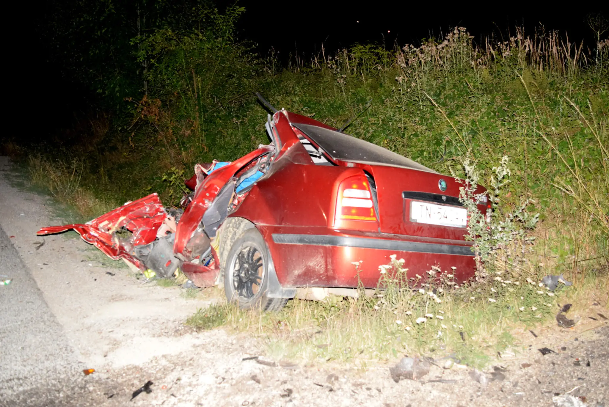 Auto zostalo po nehode totálne zdemolované