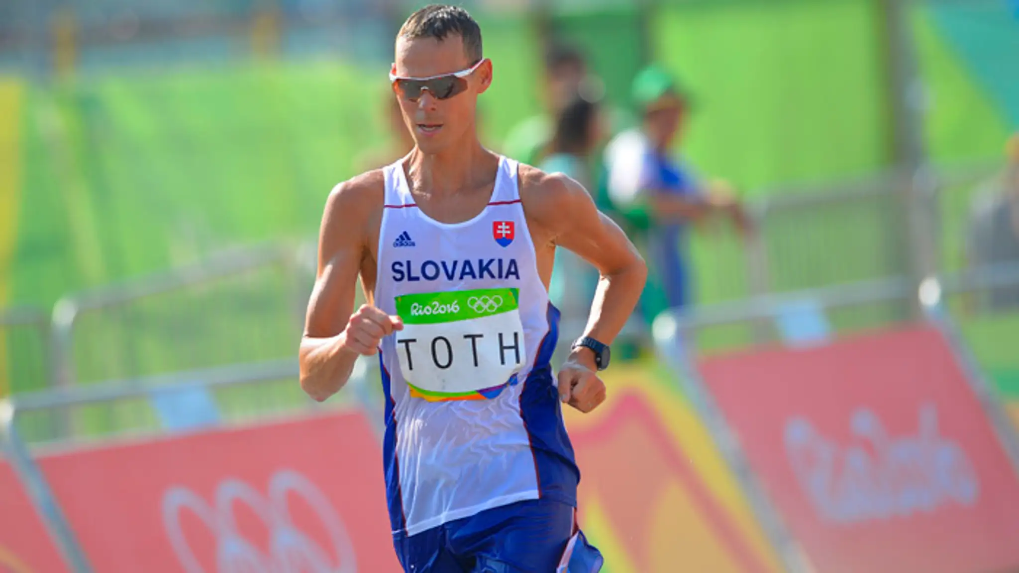 Matej Tóth počas chodeckých pretekov na 50 km v Riu.