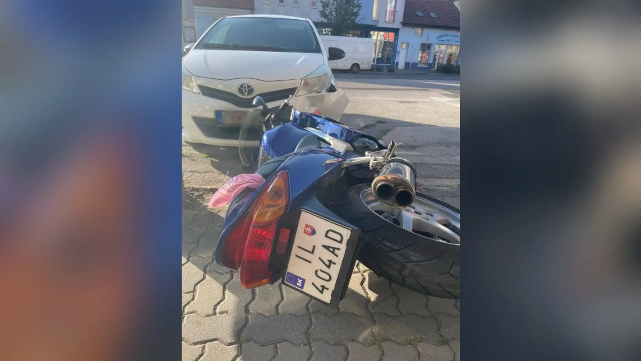 Jazdil bez vodičáku s falošnou ŠPZ. 
