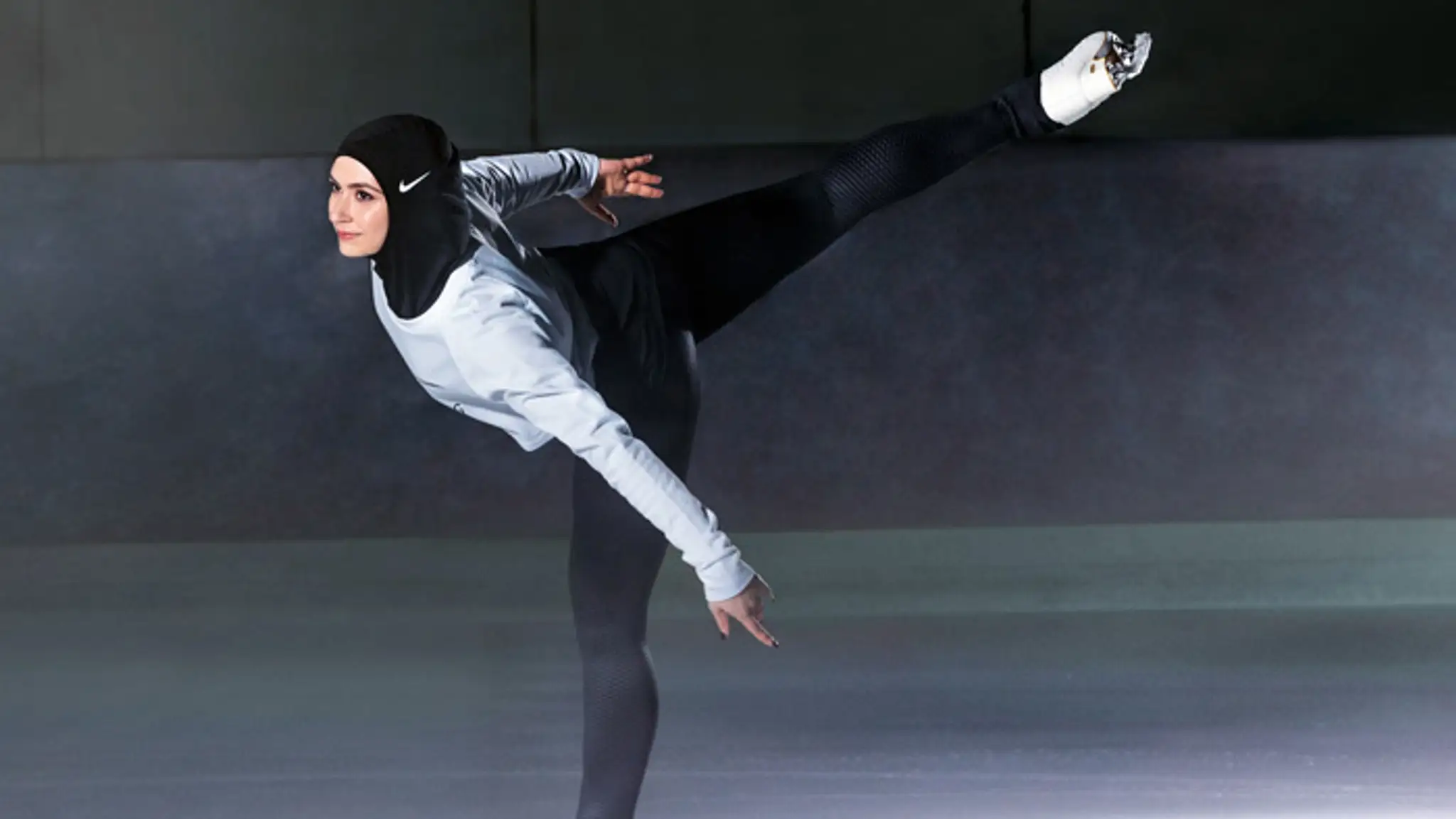 Nike uvedie moslimskú športovú šatku v troch farebných variantoch.