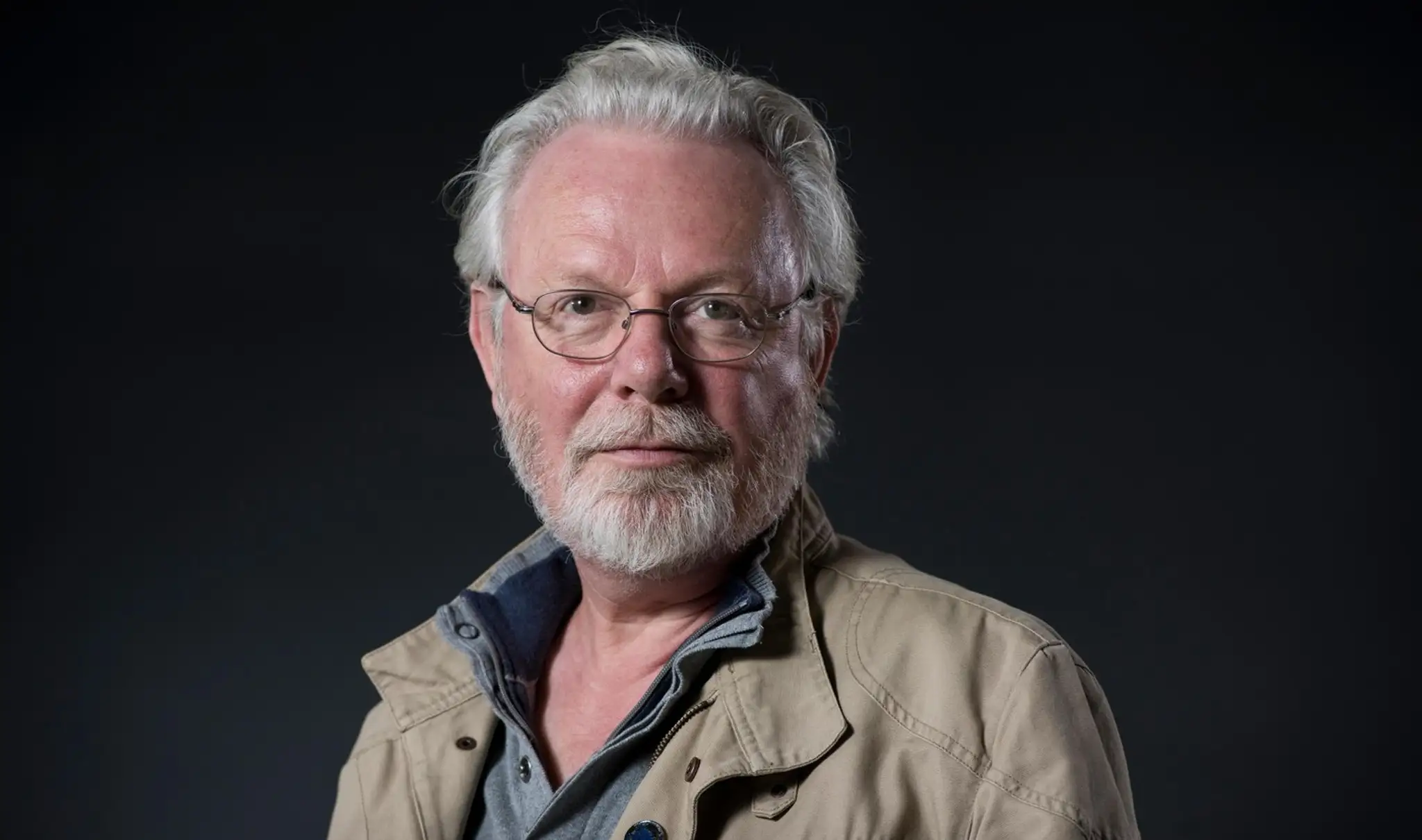 Zomrel scenárista a spisovateľ Peter May.