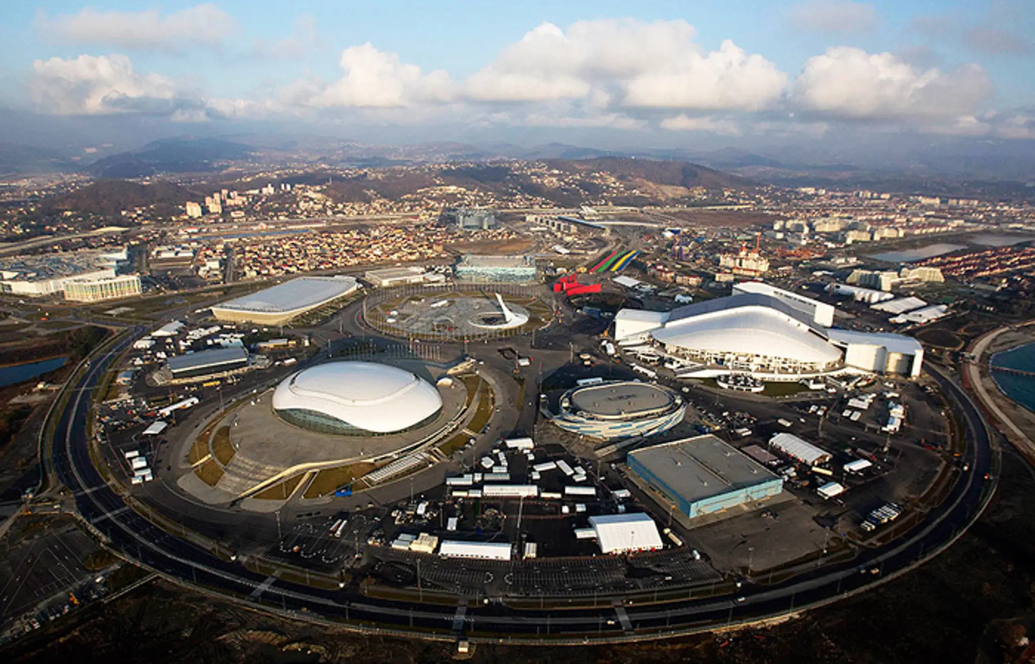 Celkový pohľad na olympijský park v Soči