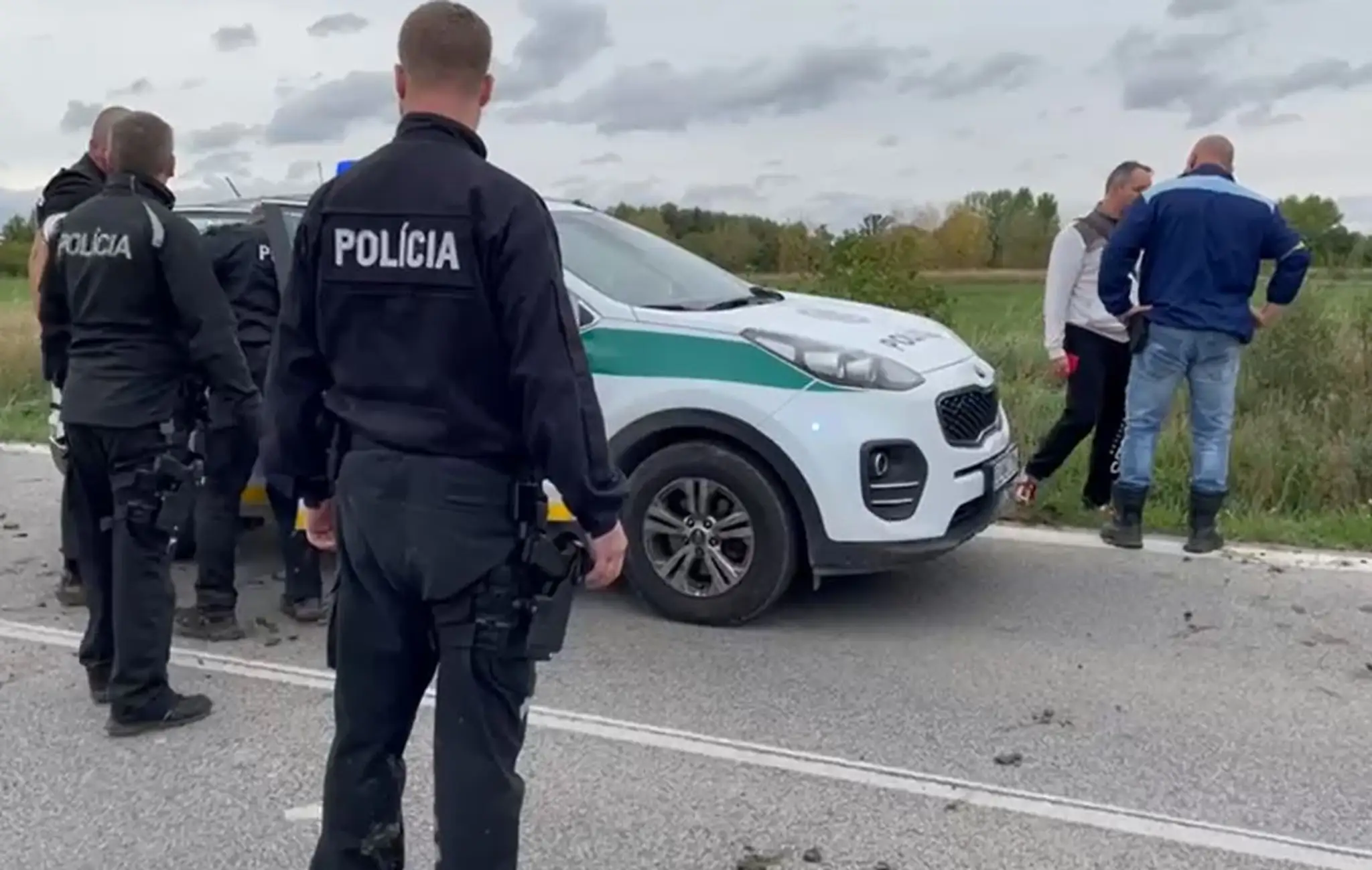 Muža polícia zadržala.