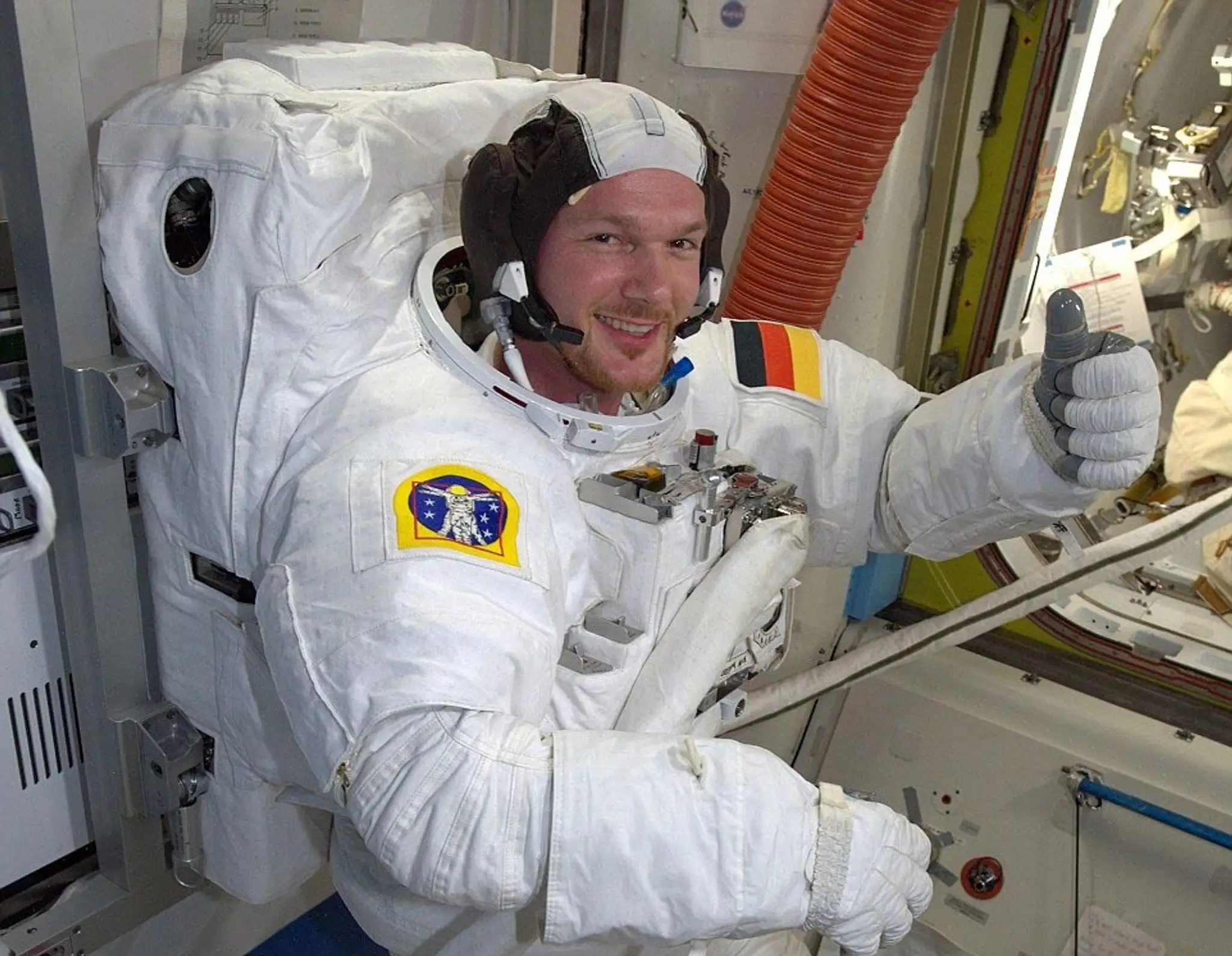 2211FFAA00000578-2888530-image-m-145_1419699976149.jpg