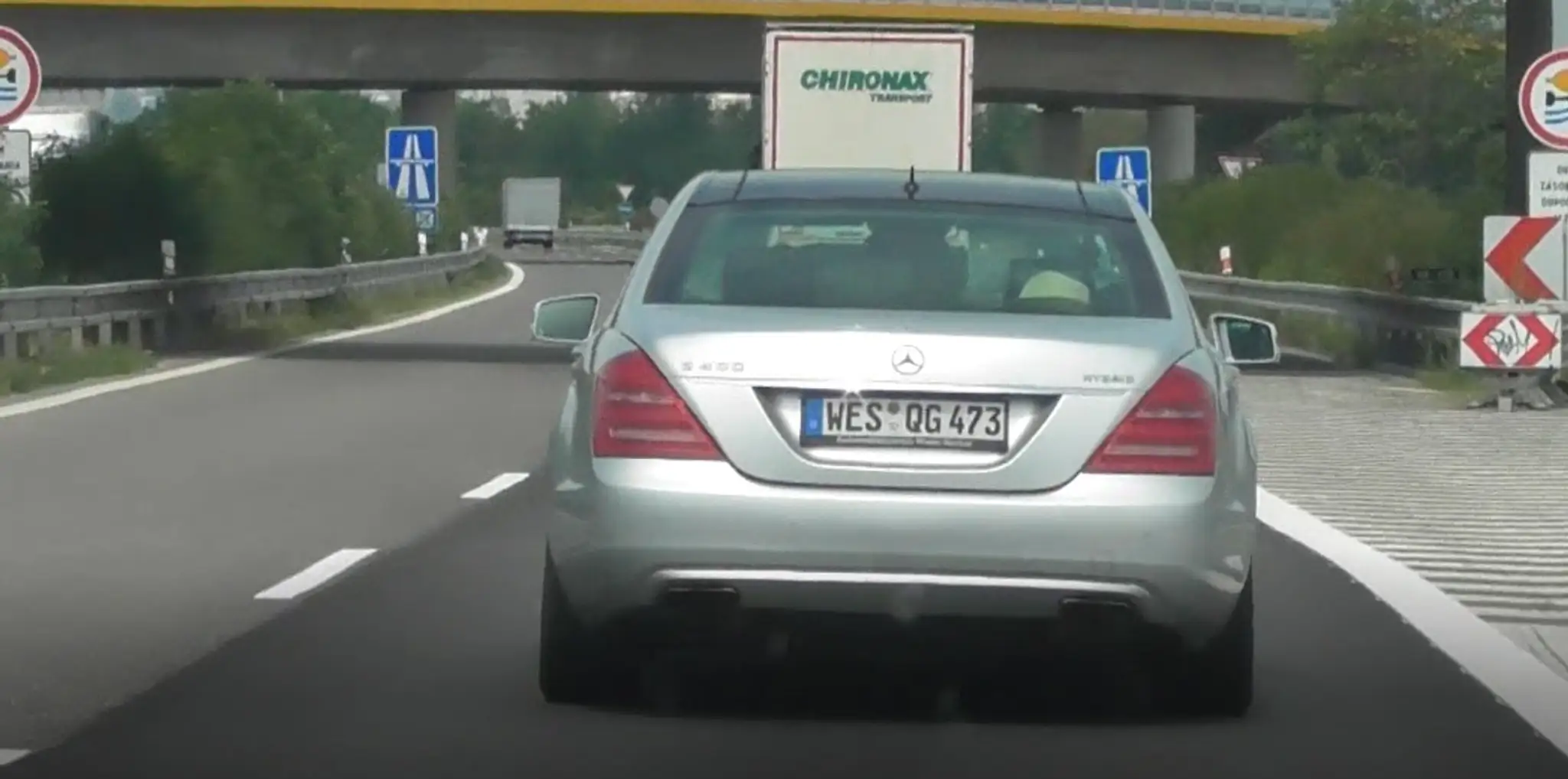 Zastavia vás na diaľnici a pýtajú peniaze. Pozor na týchto podvodníkov