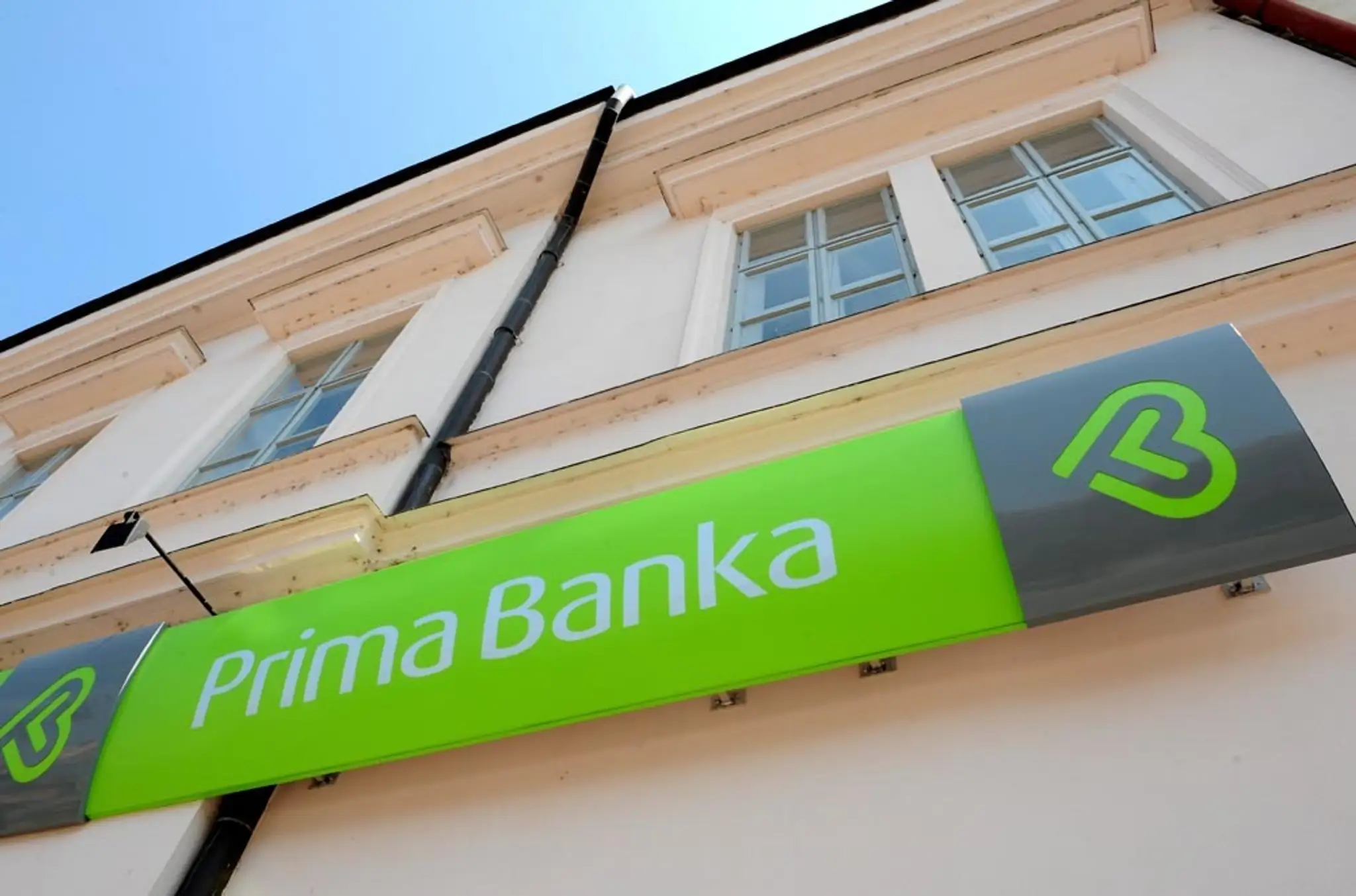 Prima banka.