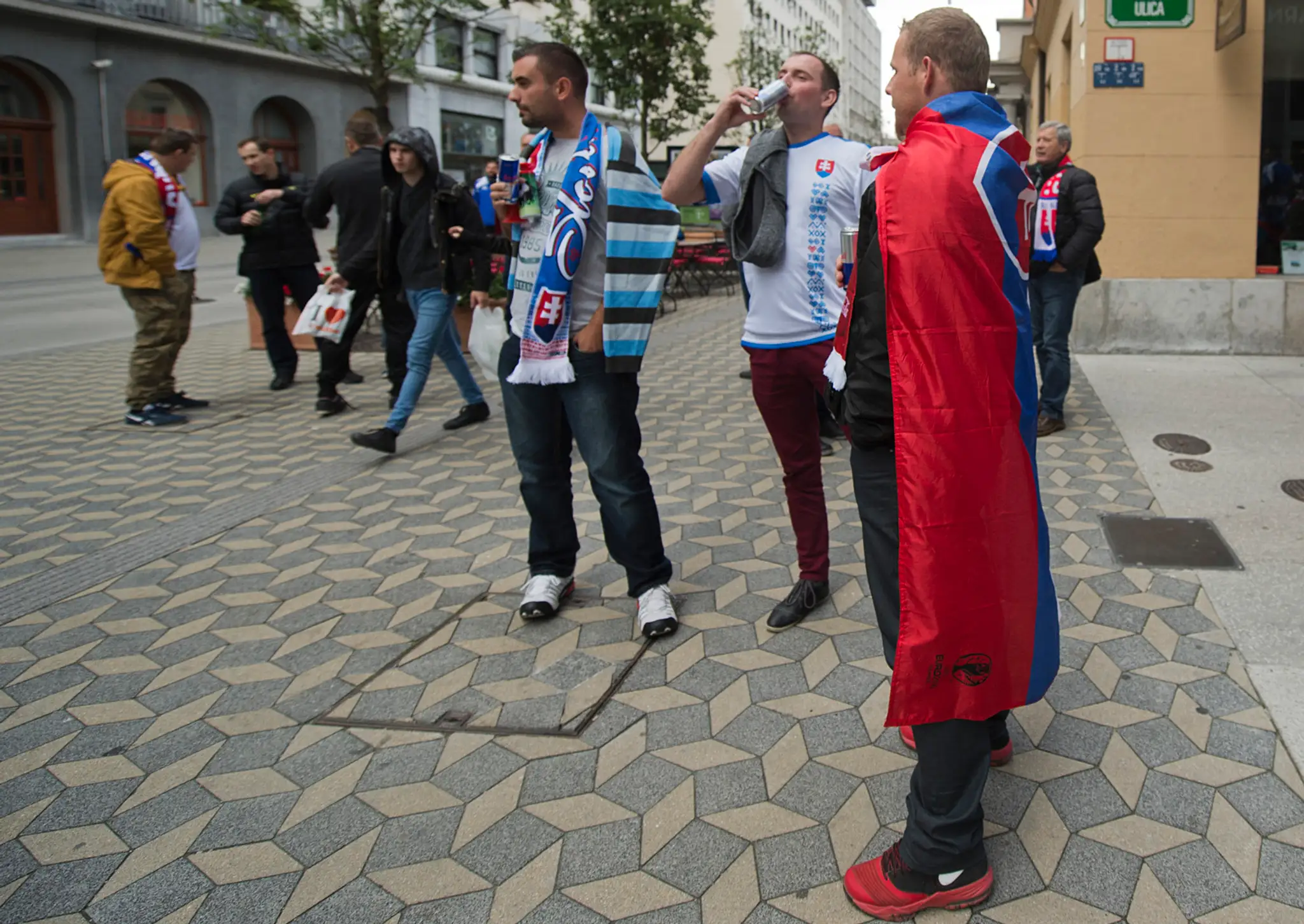 Slovenskí fanúšikovia v Ľubľane.