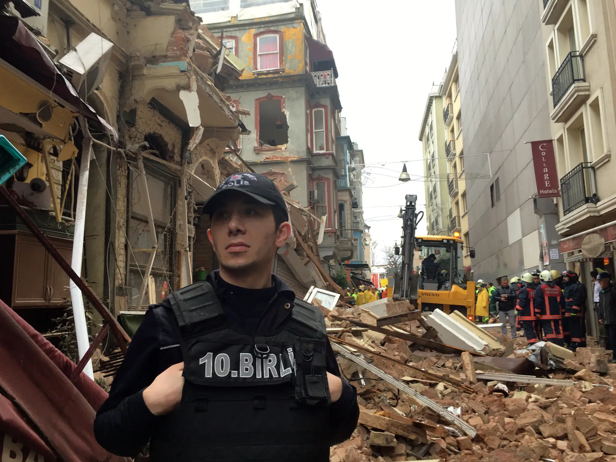 Turkey_Buildings_Collapsed219314323935.jpg