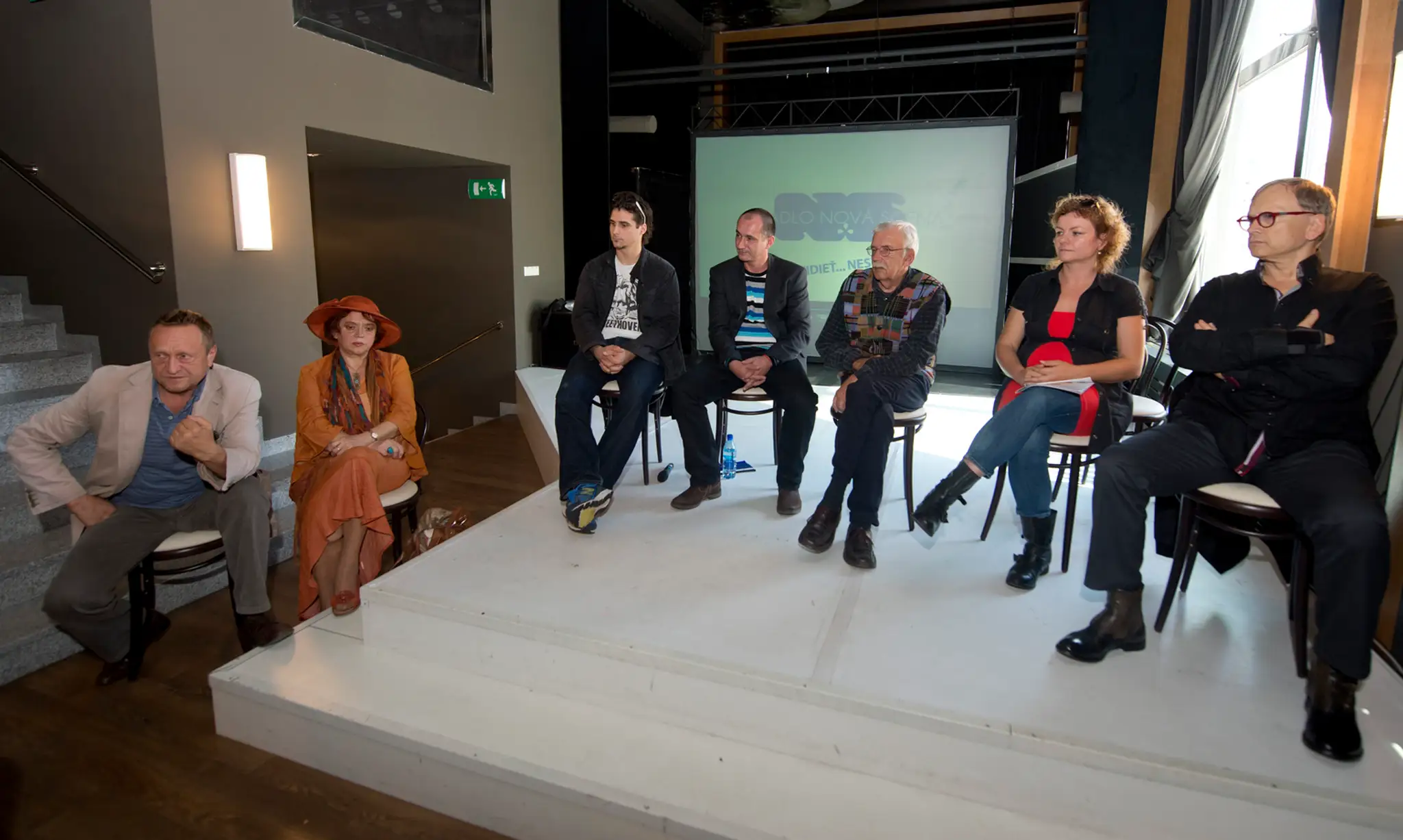 Dušan Kaprálik (na snímke tretí sprava) počas tlačovej konferencie 17. septembra 2014 v Bratislave.