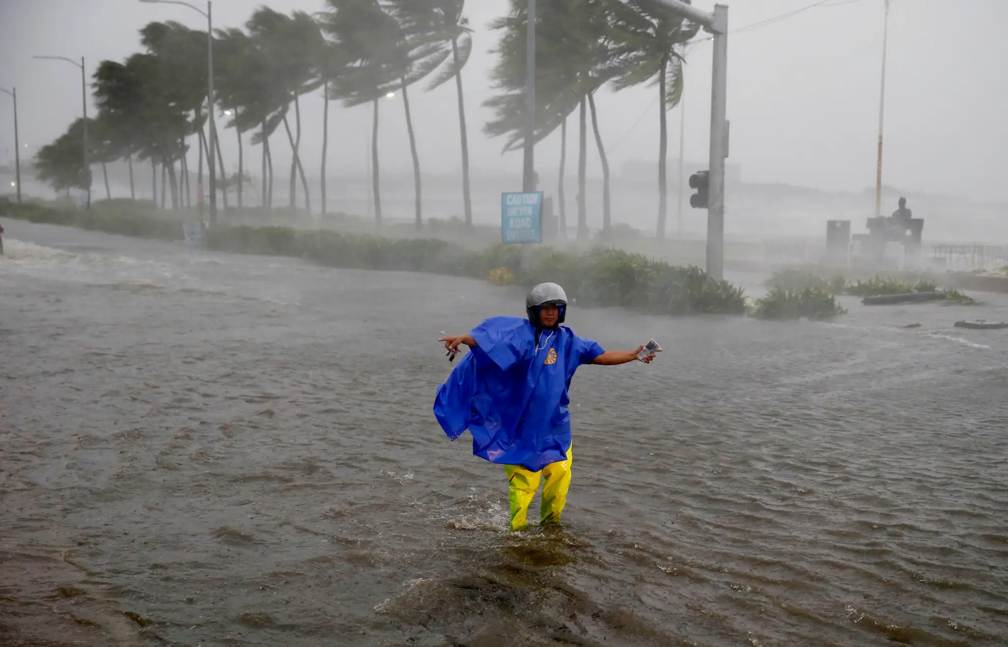 Supertajfún Mangkhut zasiahol Filipíny