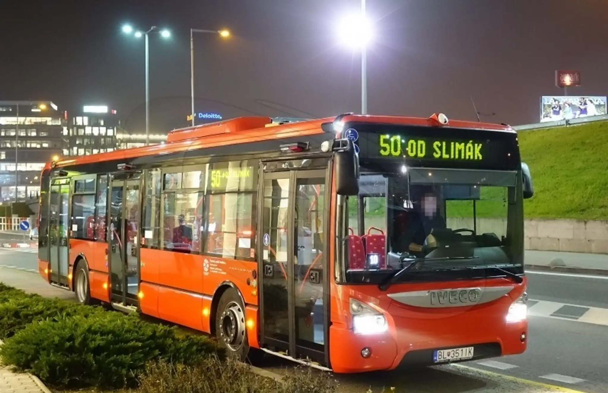 Autobus má za sebou prvý deň v prevádzke