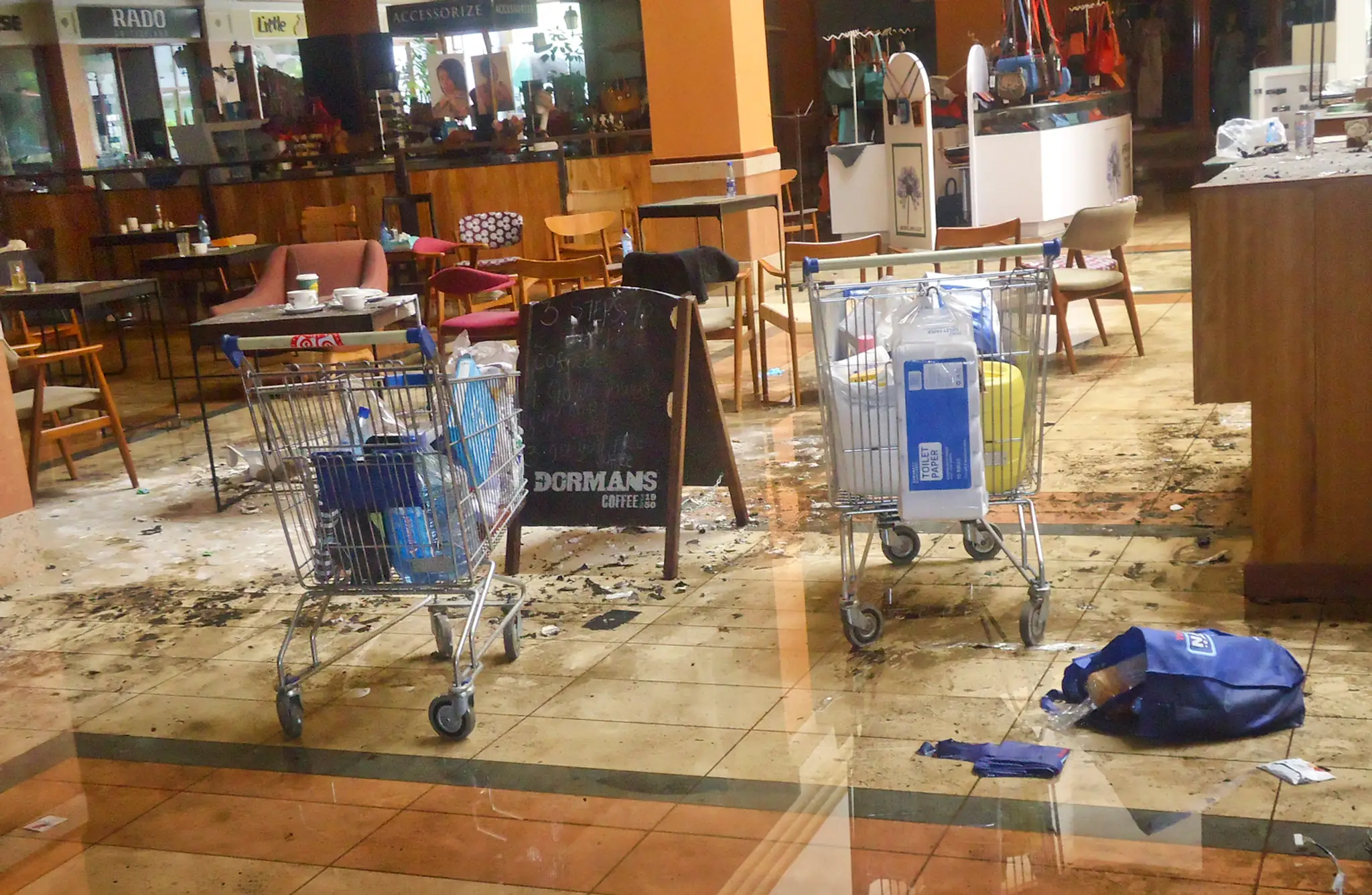 Teroristický útok na obchodné centrum Westgate v Nairobi.