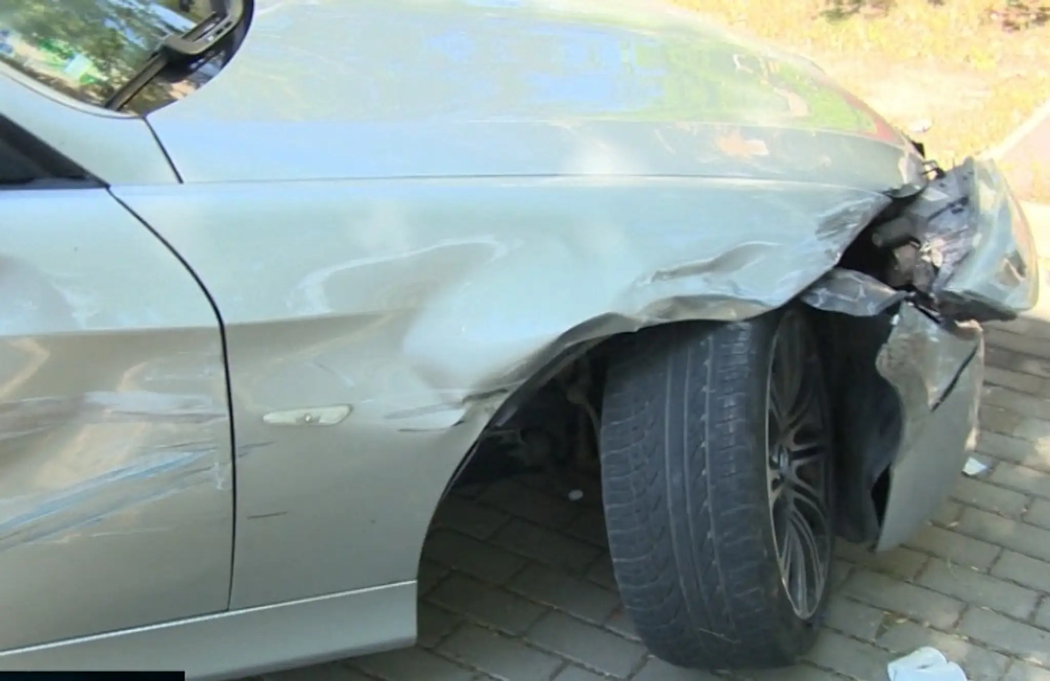 Rozbité auto na parkovisko