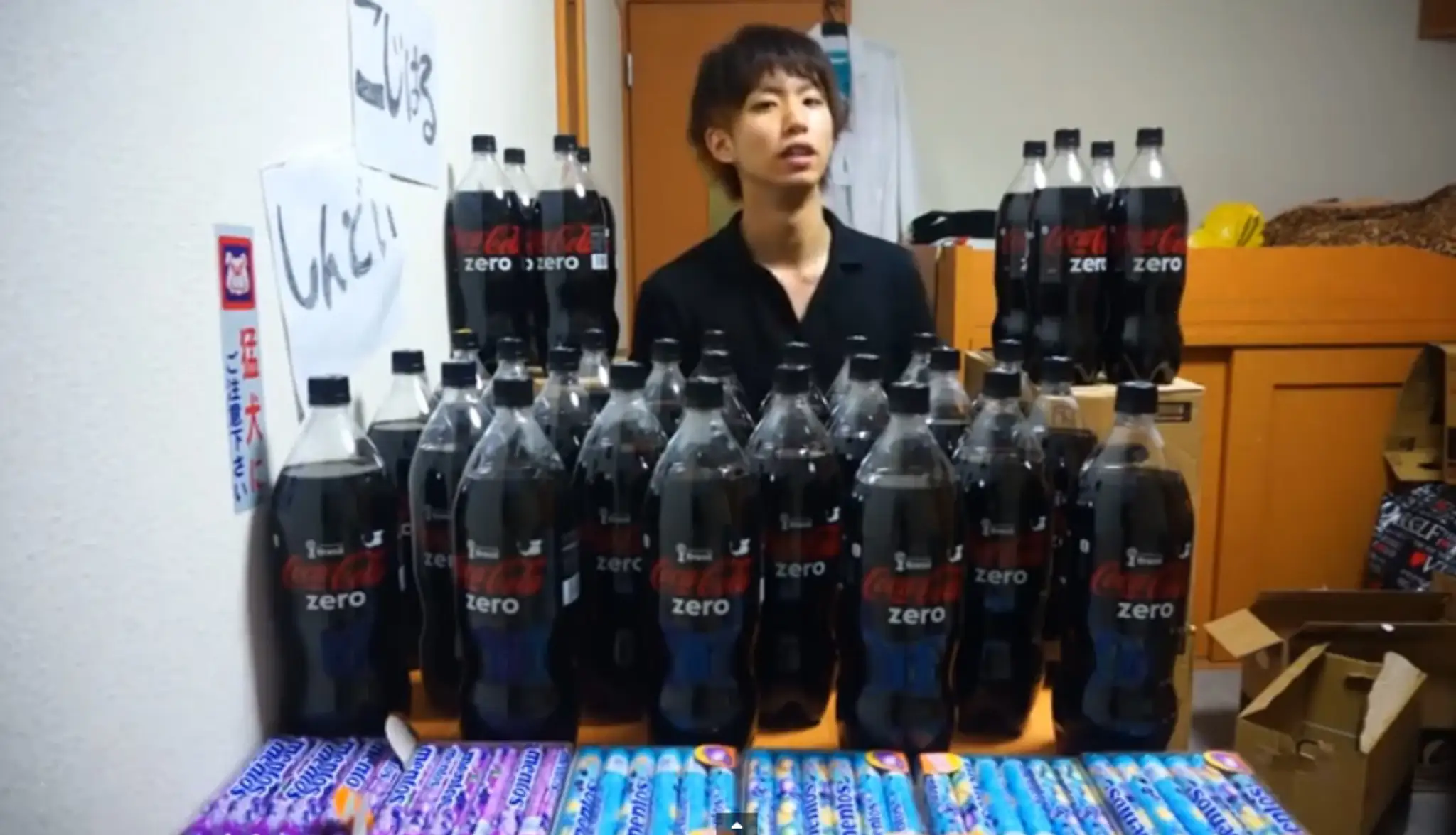 Chlapec z Japonska sa stal hviezdou internetu.