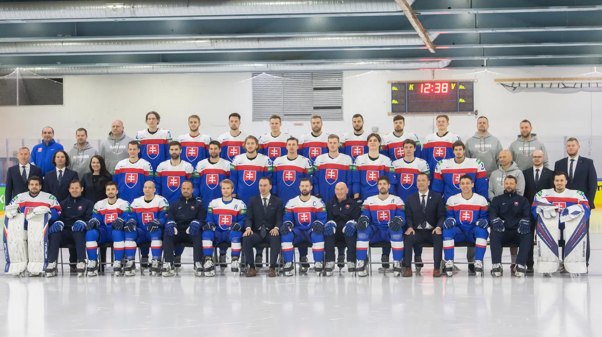 Spoločné fotenie slovenskej hokejovej reprezentácie na MS 2022.