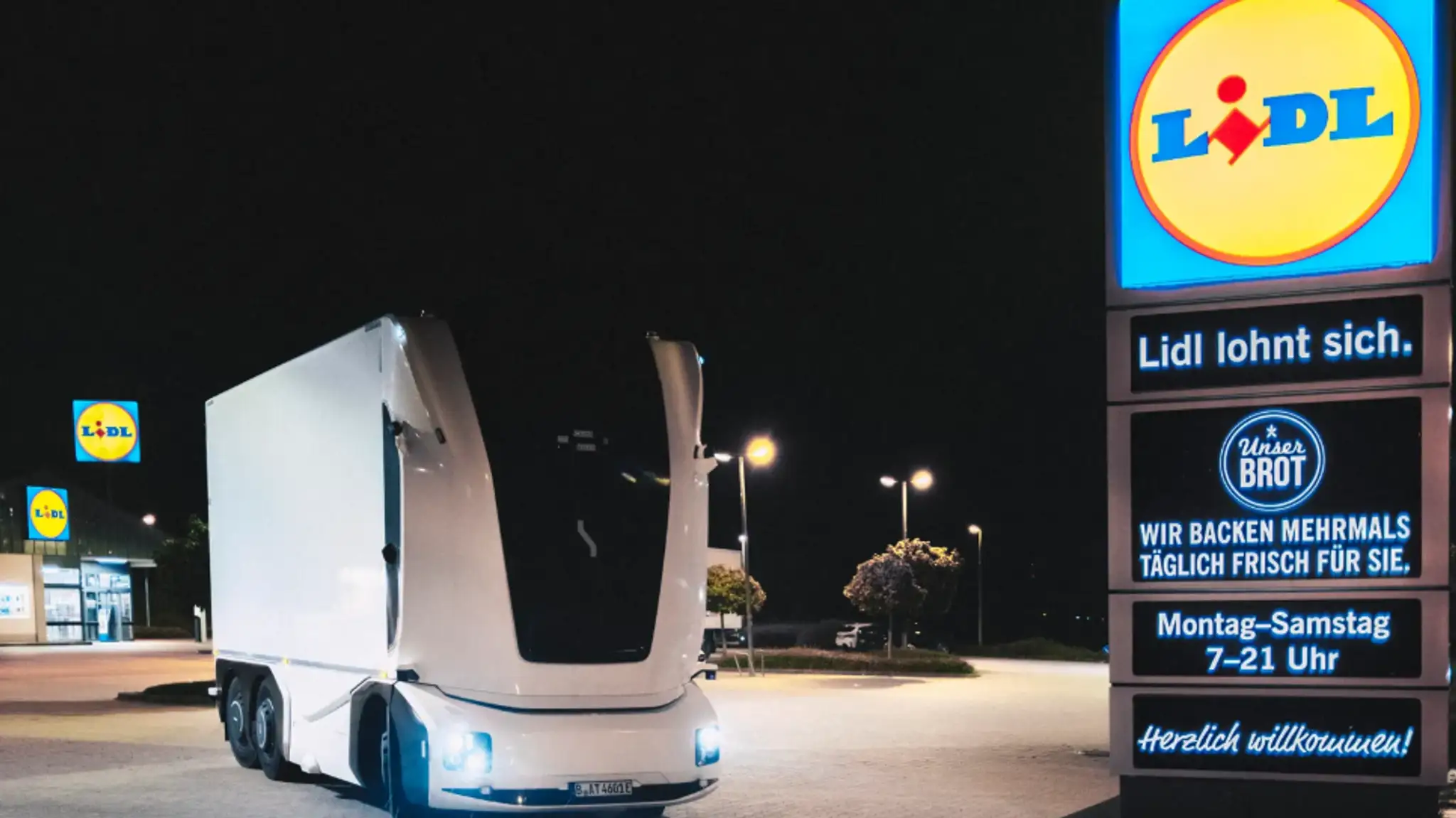 Lidl spustil do prevádzky elektrické auto bez vodiča. 