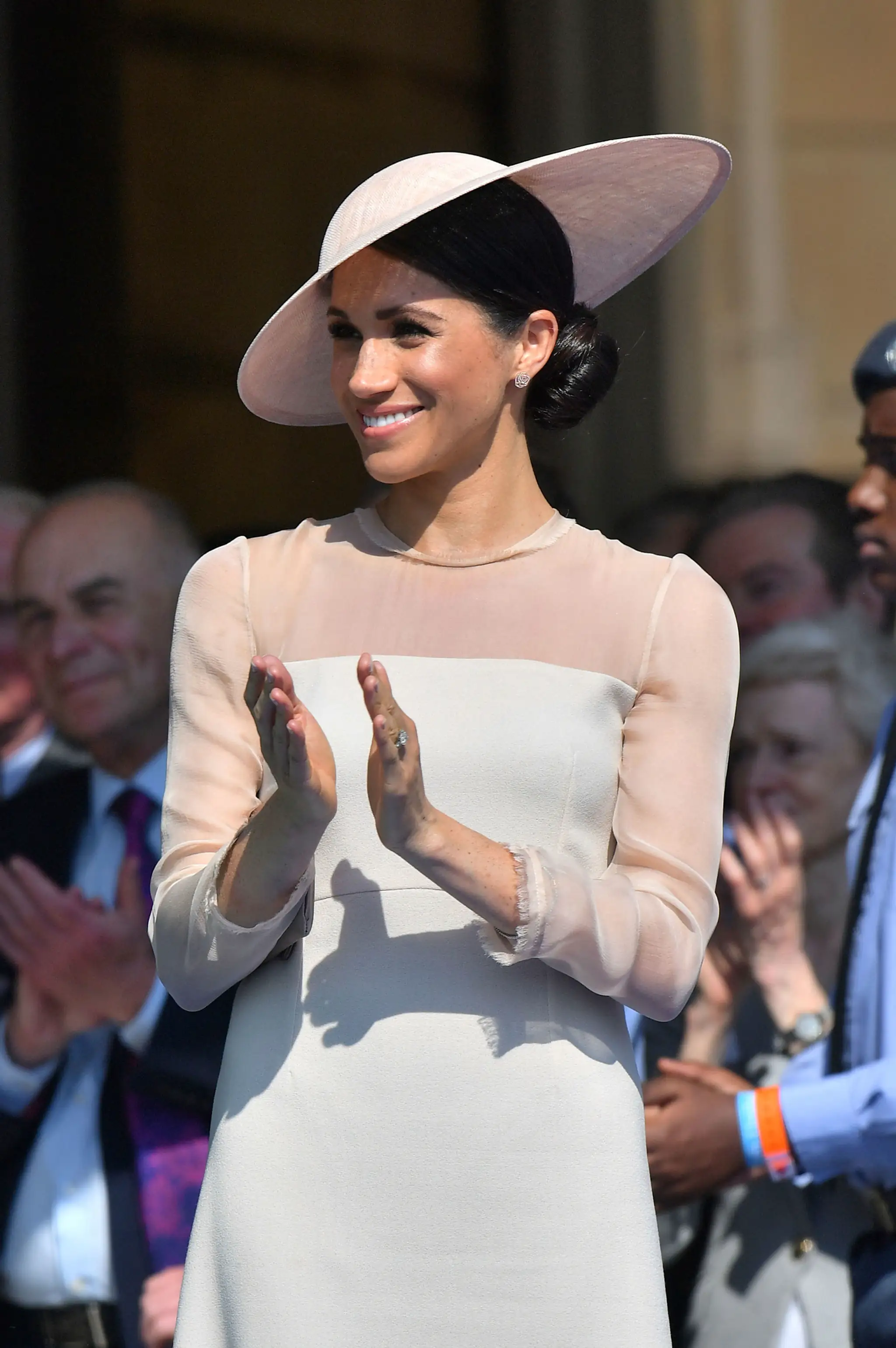 Prvýkrát na verejnosti ako novomanželia. Harry a Meghan žiaria šťastím