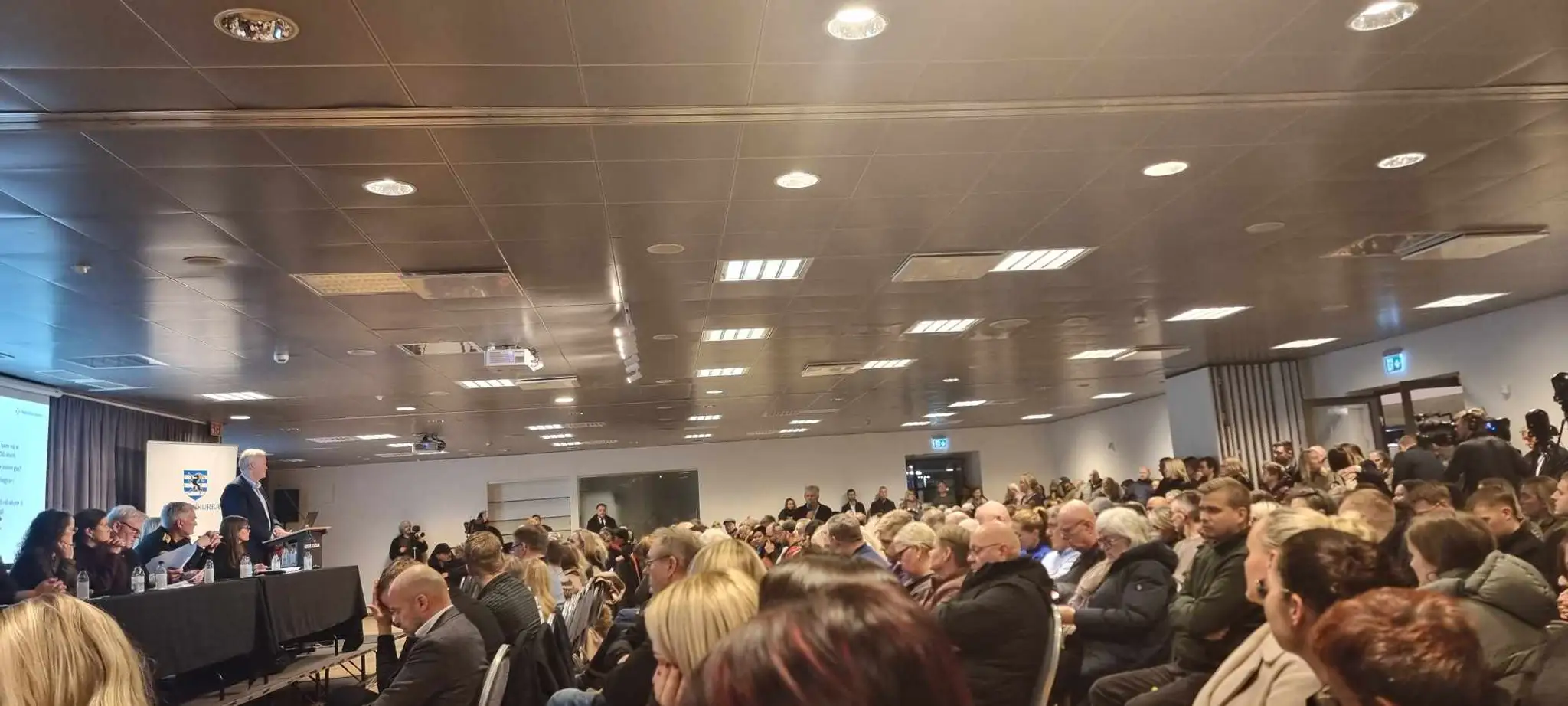 Vedenie Grindavíka informuje obyvateľov o ďalších krokoch.