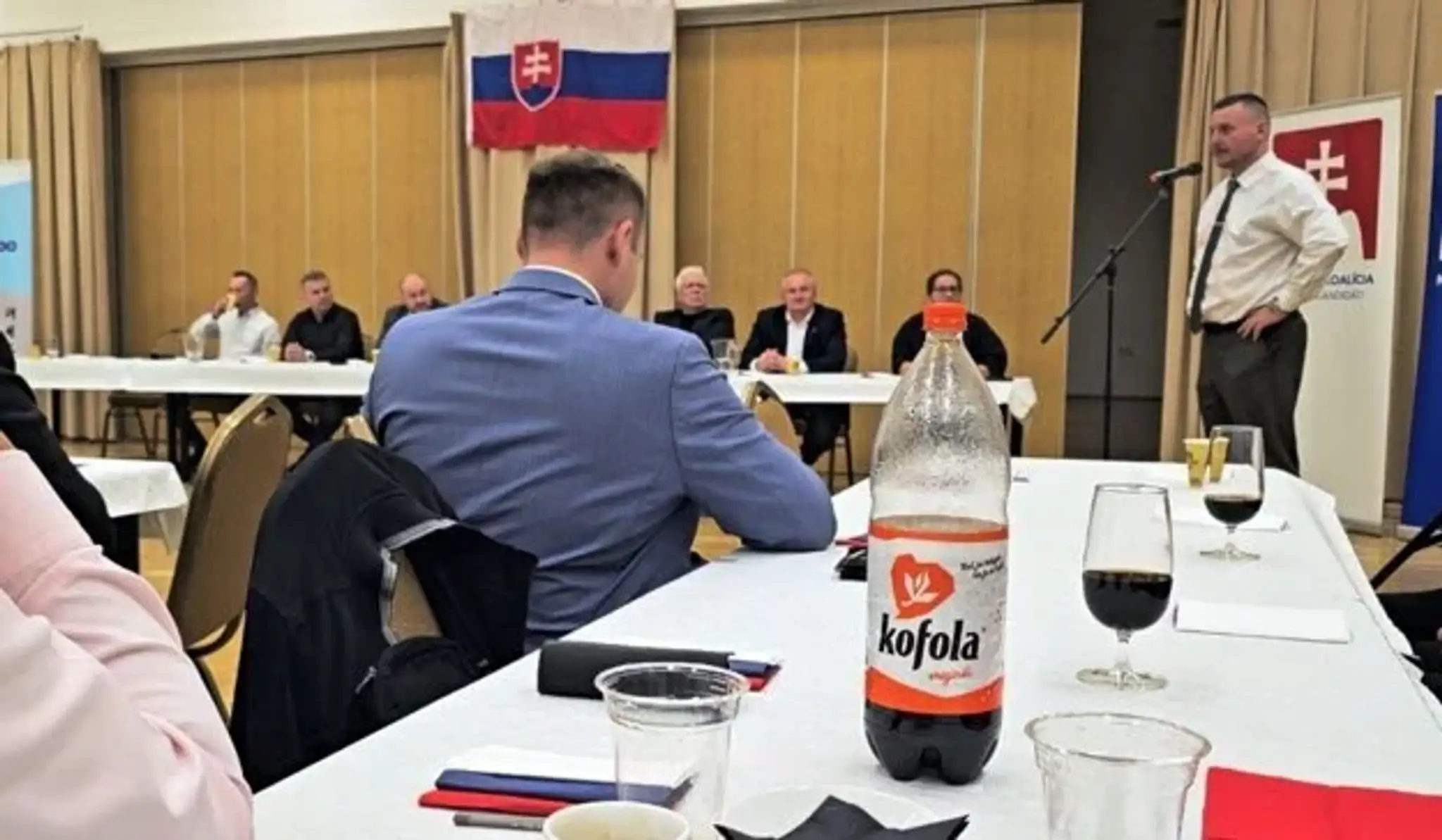 Daniel Bombic reční na podujatí Národnej koalície v Stupave.