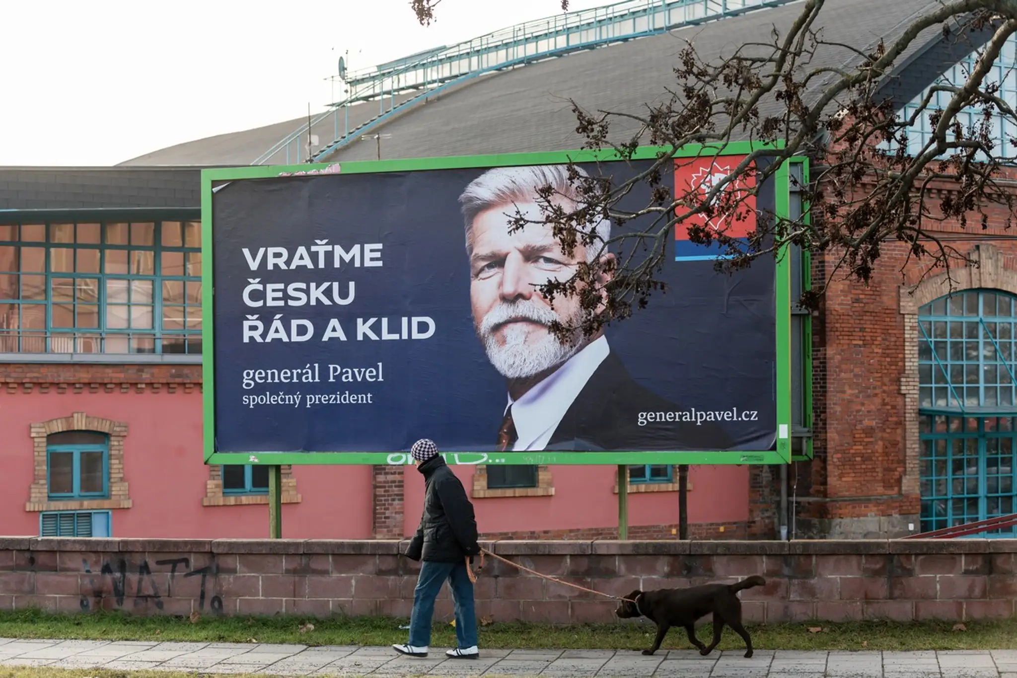 Predvolebný bilbord Petra Pavla.