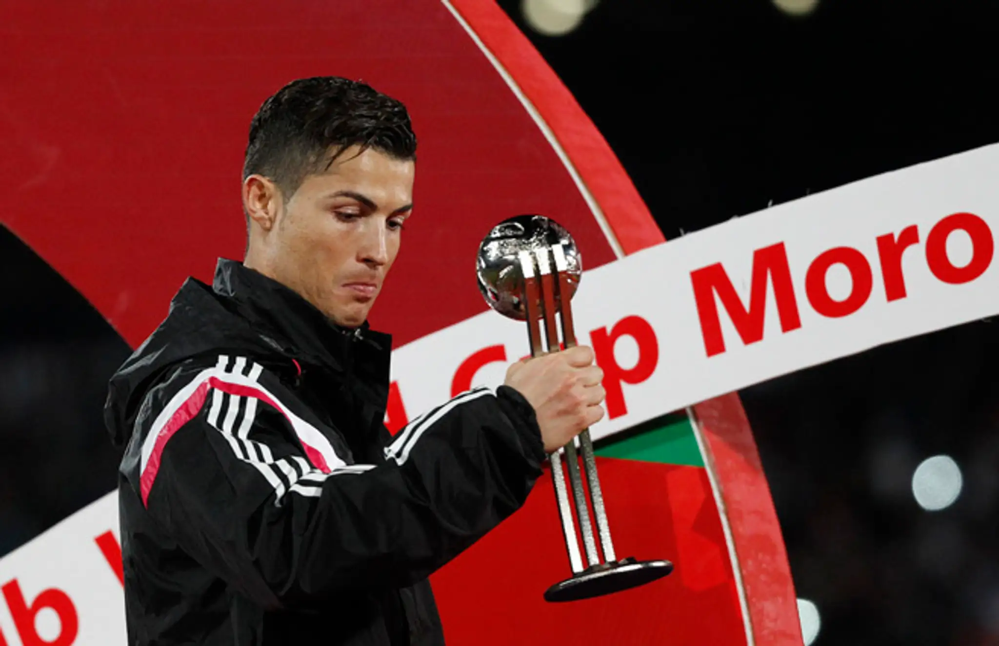 Ronaldo s trofejou pre víťazov MS klubov FIFA.