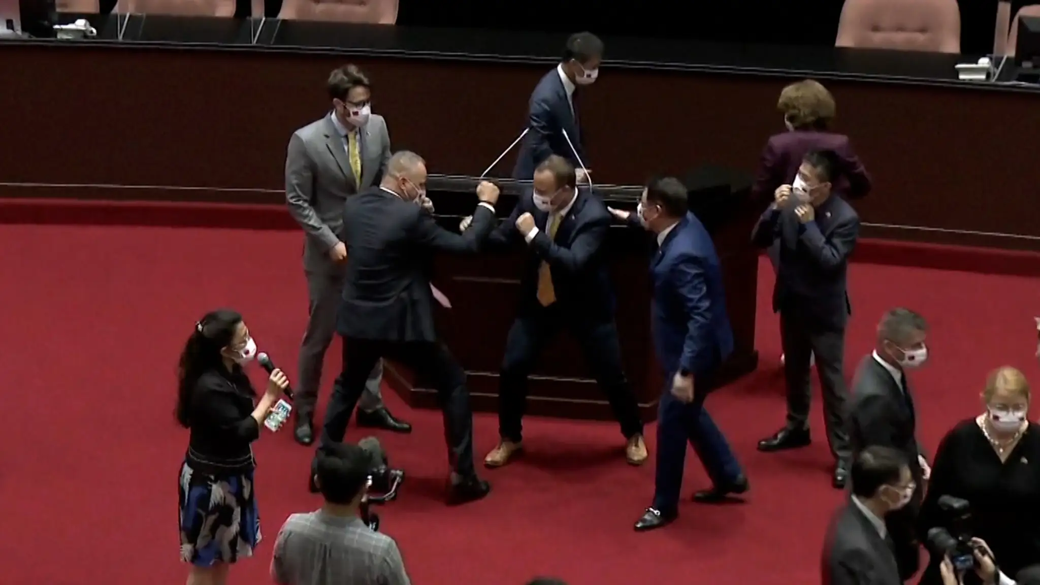 Naši politici v Taiwane.