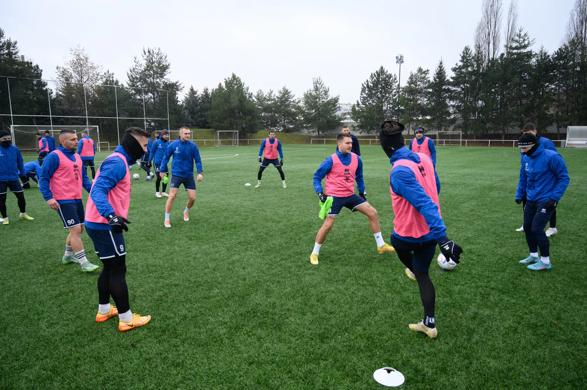 Futbalisti ViOn Zlaté Moravce počas prvého tréningu zimnej prípravy na jarnú časť Fortuna ligy.