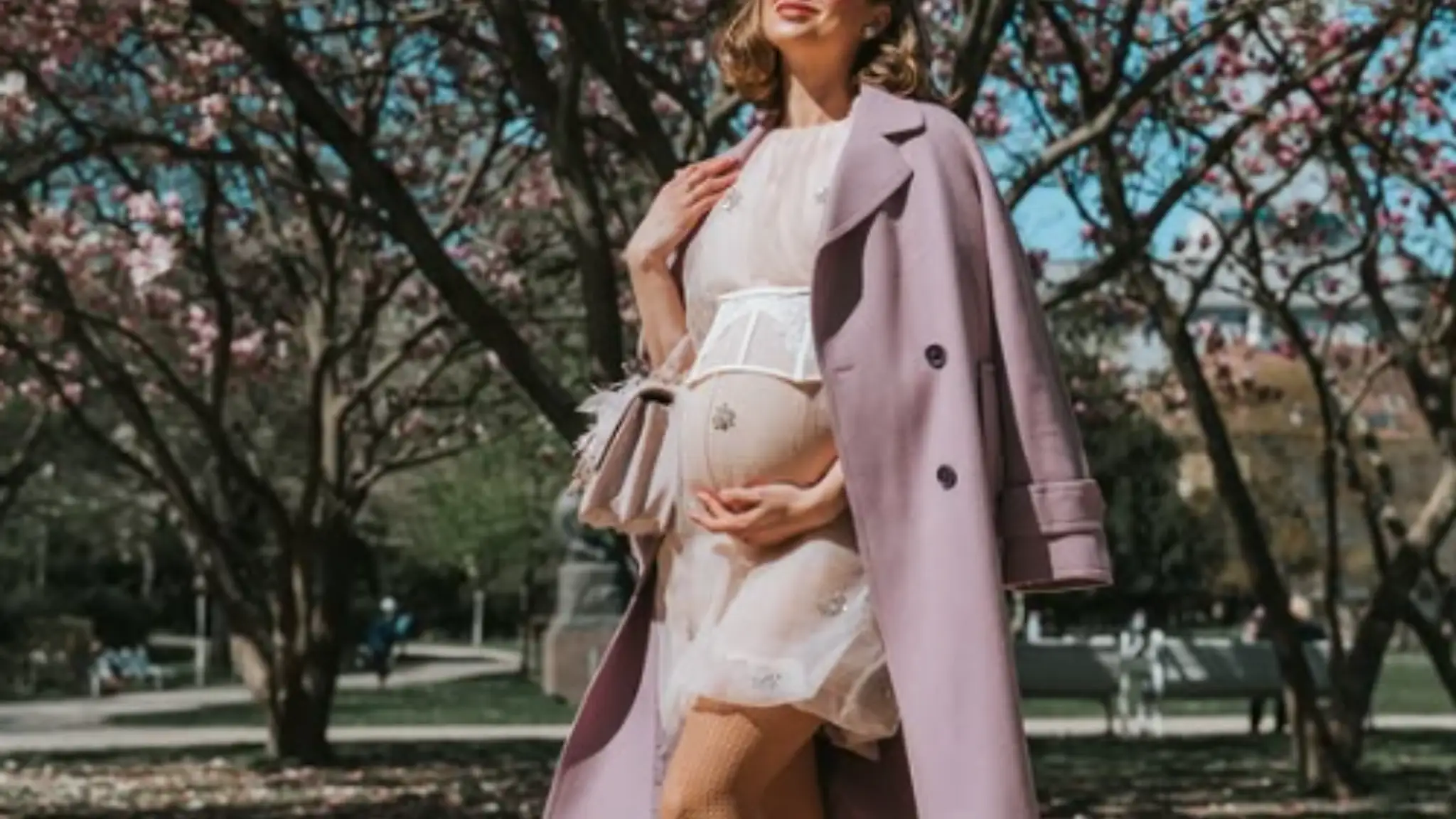 Tehotná fashion influencerka prezradila pohlavie bábätka.