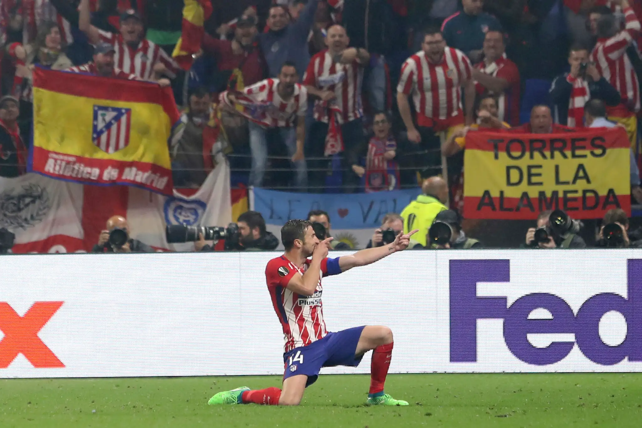 Gabi z Atlética oslavuje gól vo finále EL proti Marseille.