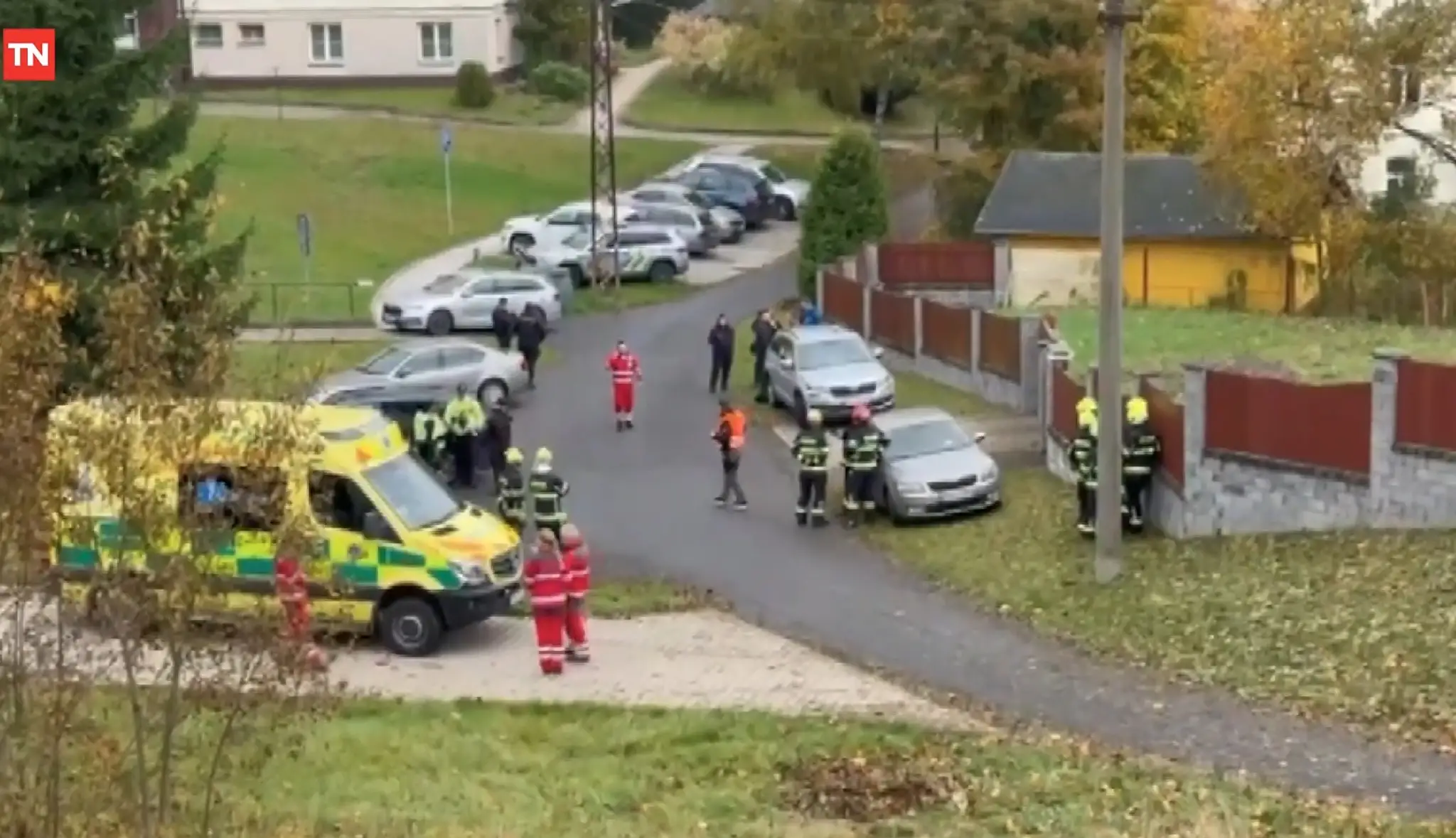 Streľba neďaleko školy v Smržovke má dve obete.