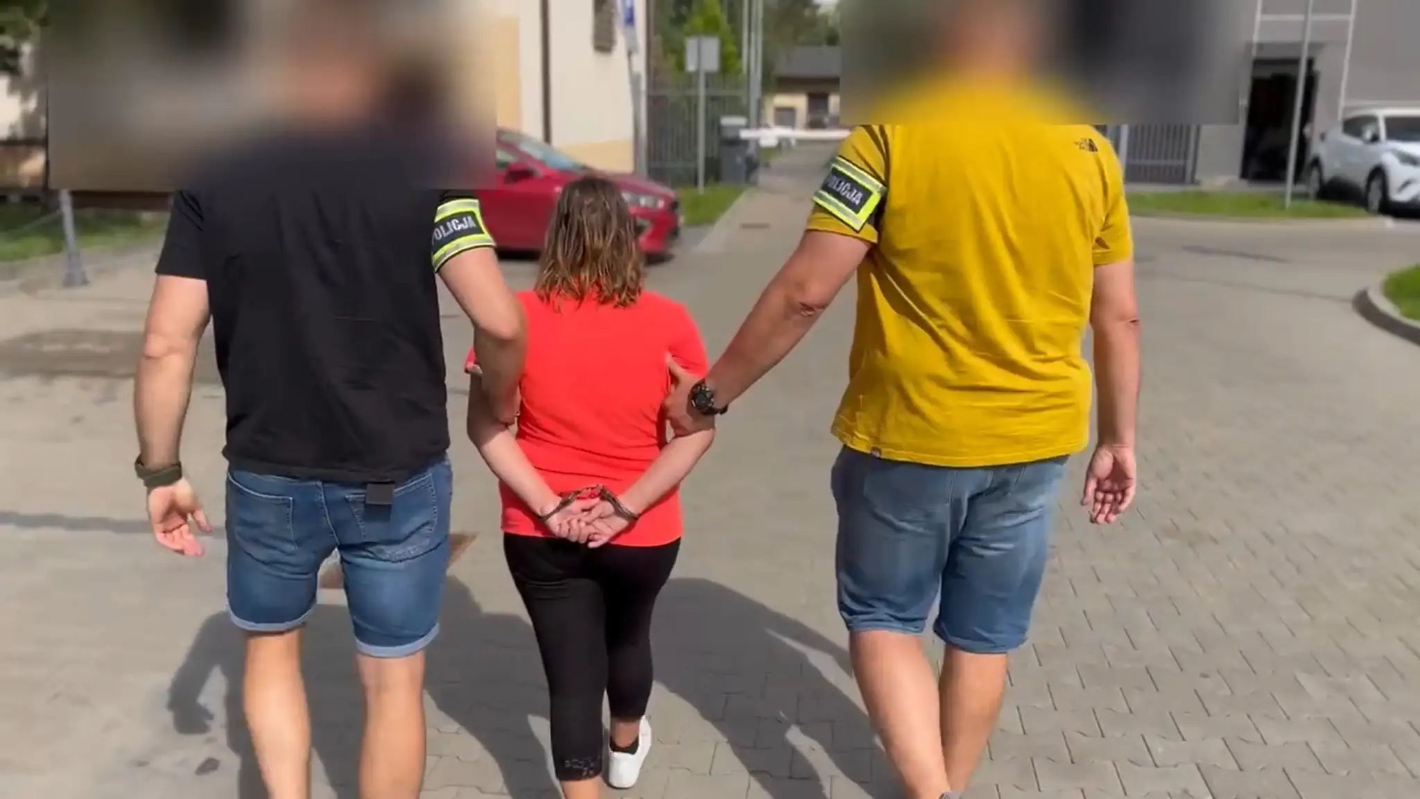 Žena skončila v putách 