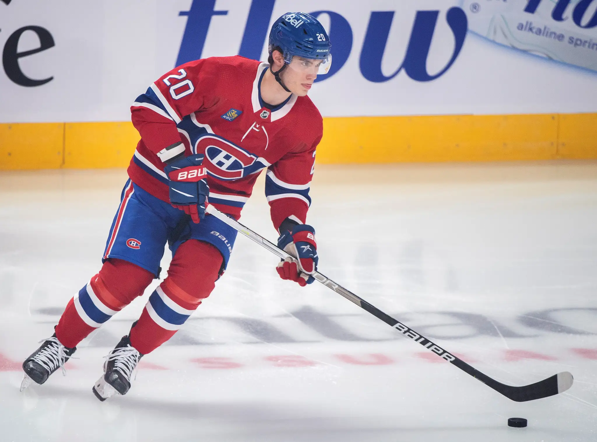 Juraj Slafkovský v drese Montrealu Canadiens.