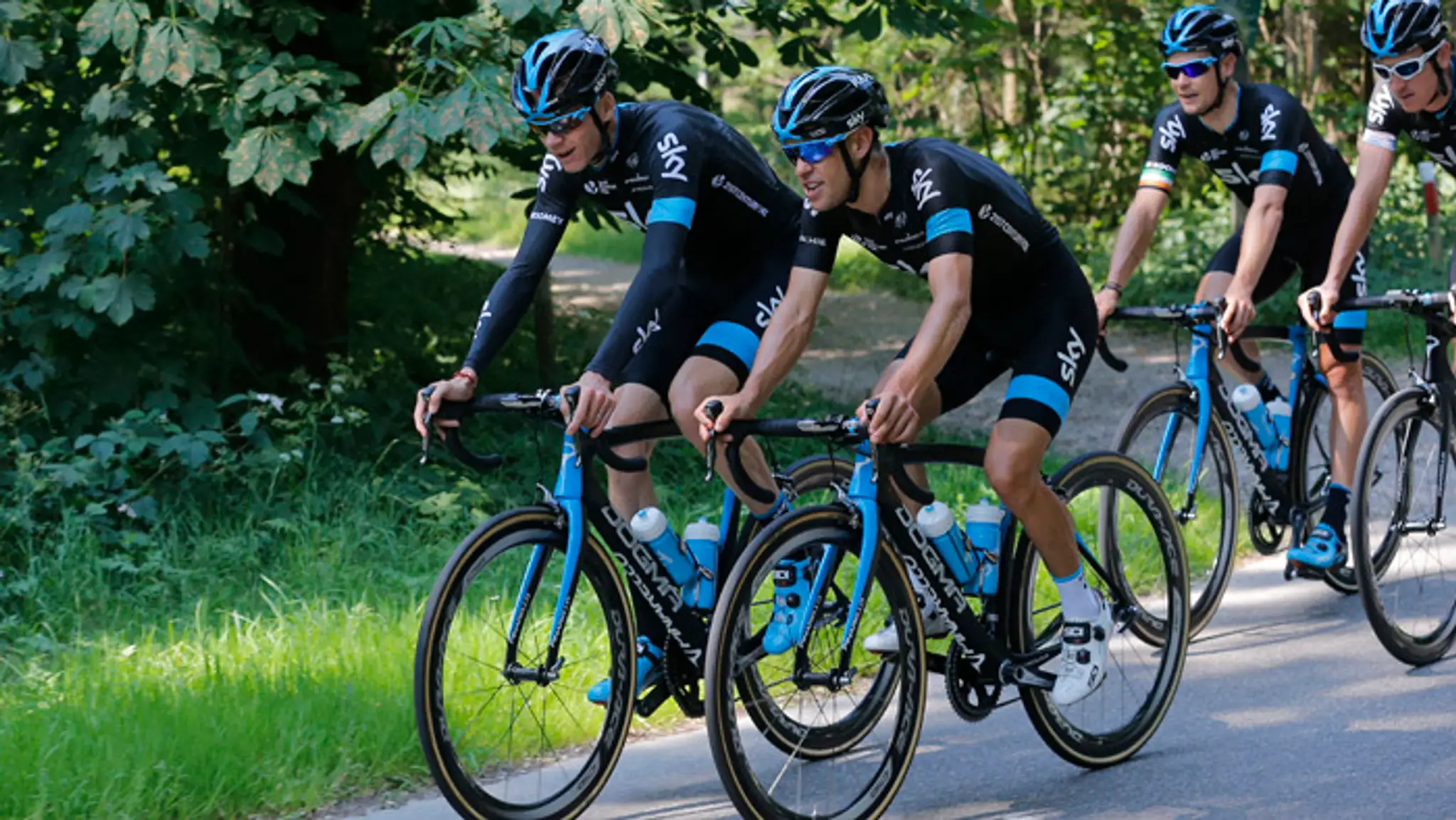 Jazdci tímu Sky  - Christopher Froome, Richie Porte, Nicolas Roche a Ian Stannard.