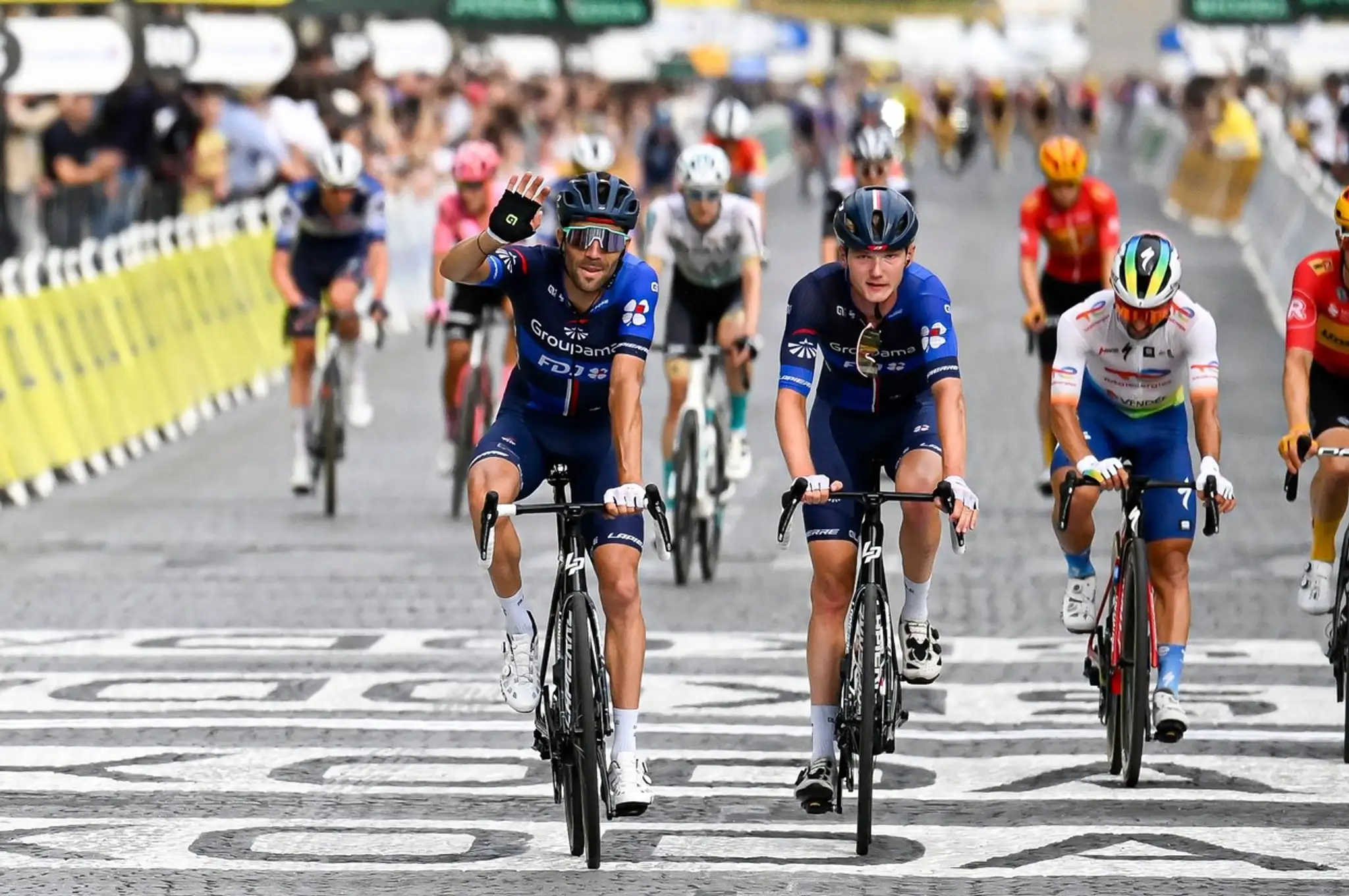 Thibaut Pinot sa lúči s Tour de France