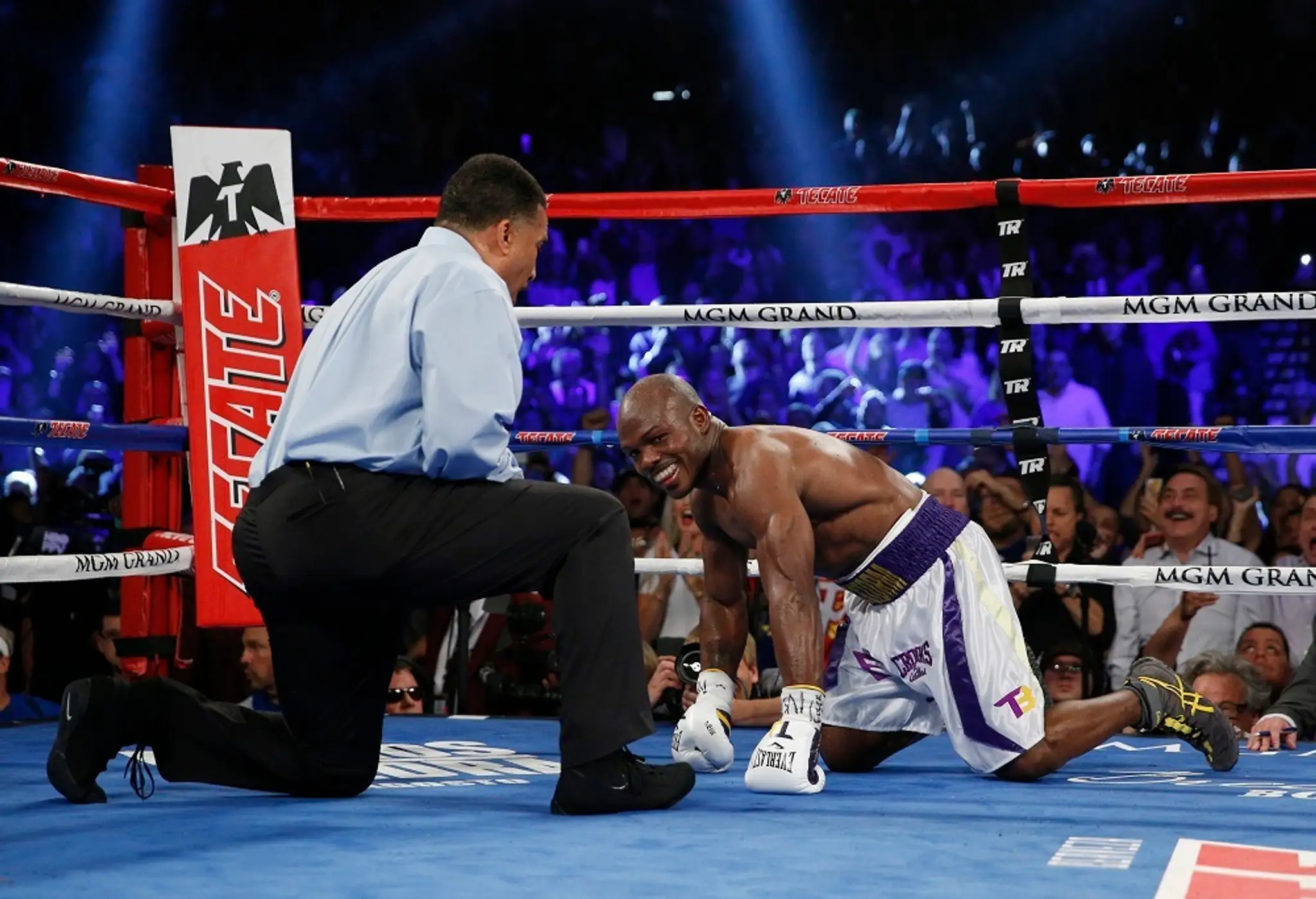 Pacquiao zdolal Bradleyho.