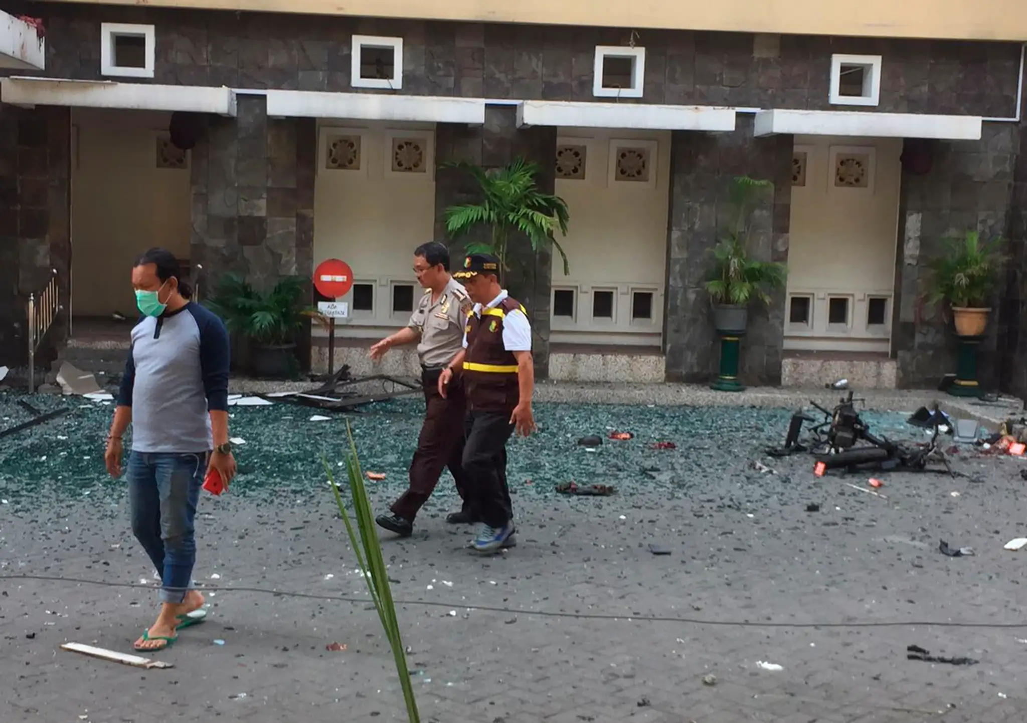 K zodpovednosti za tieto incidenty sa prihlásil Islamský štát. 