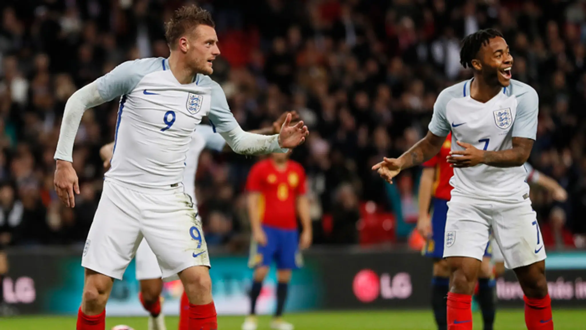 Jamier Vardy a Raheem Sterling.