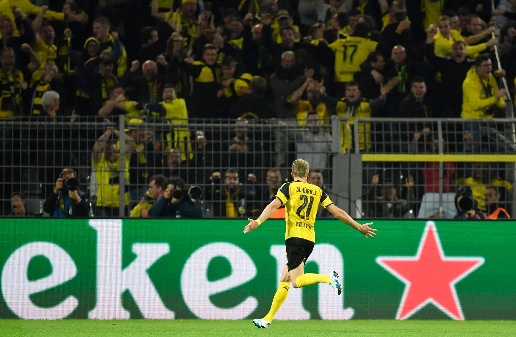 Klenot Dortmundu André Schürrle jasá po góle na 2:2 v domácom dueli LM proti Realu Madrid.