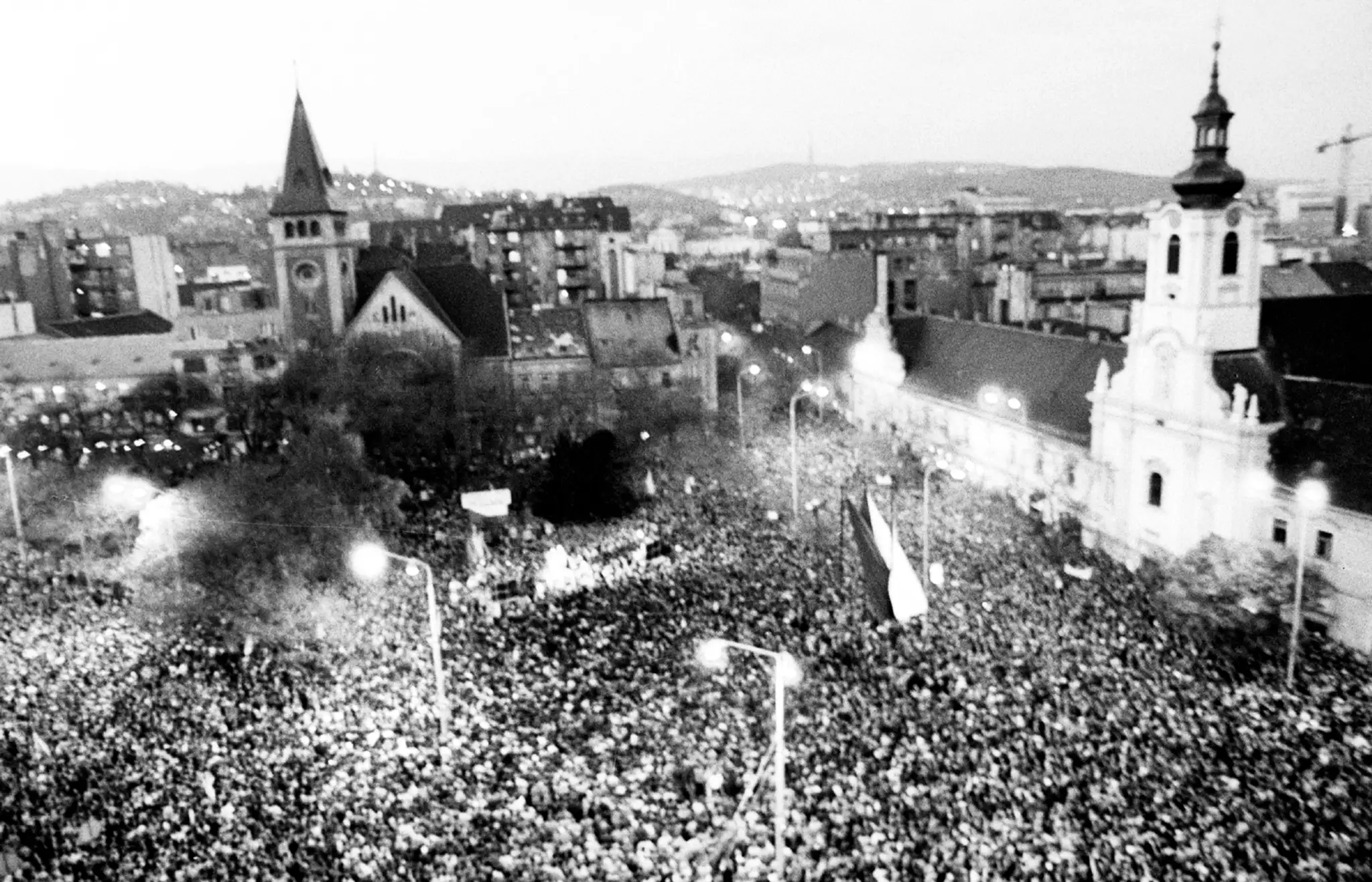1989nezna598903_24november.jpg