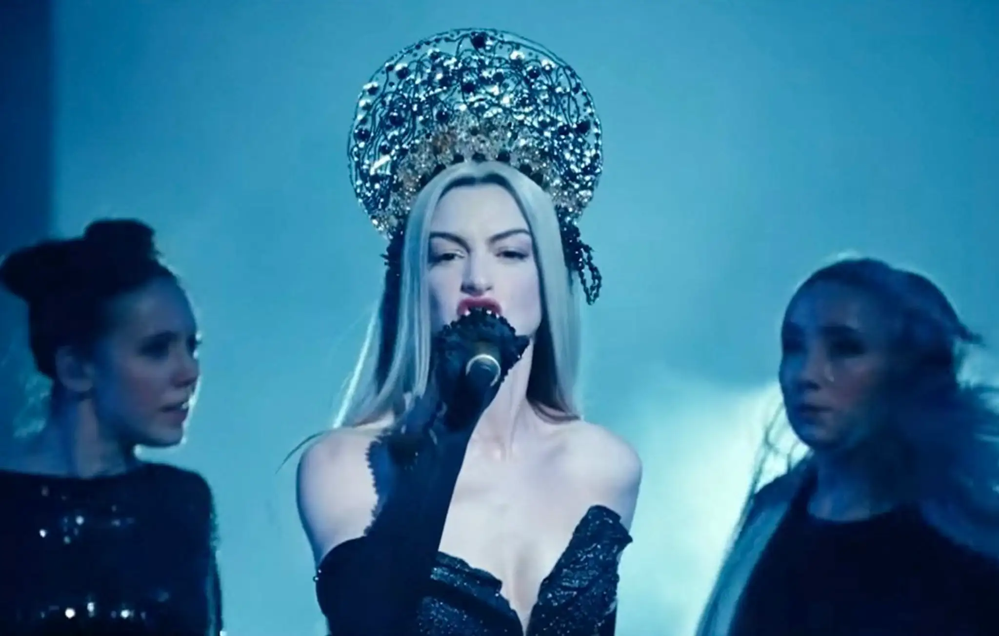 Anne Hathaway v pokračovaní filmu Diabol nosí Pradu.