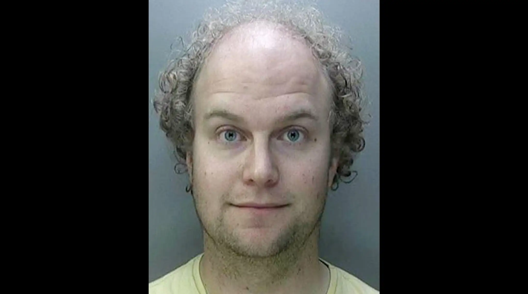 Pedofil z Británie Matthew Falder. 