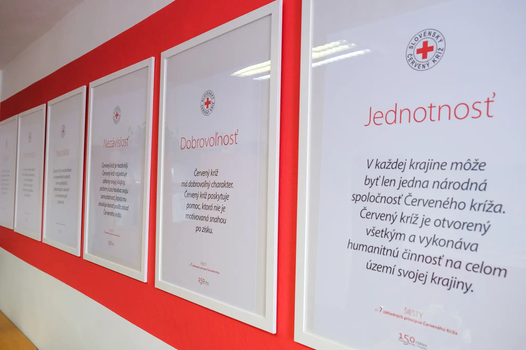 Sedem princípov Červeného Kríža.