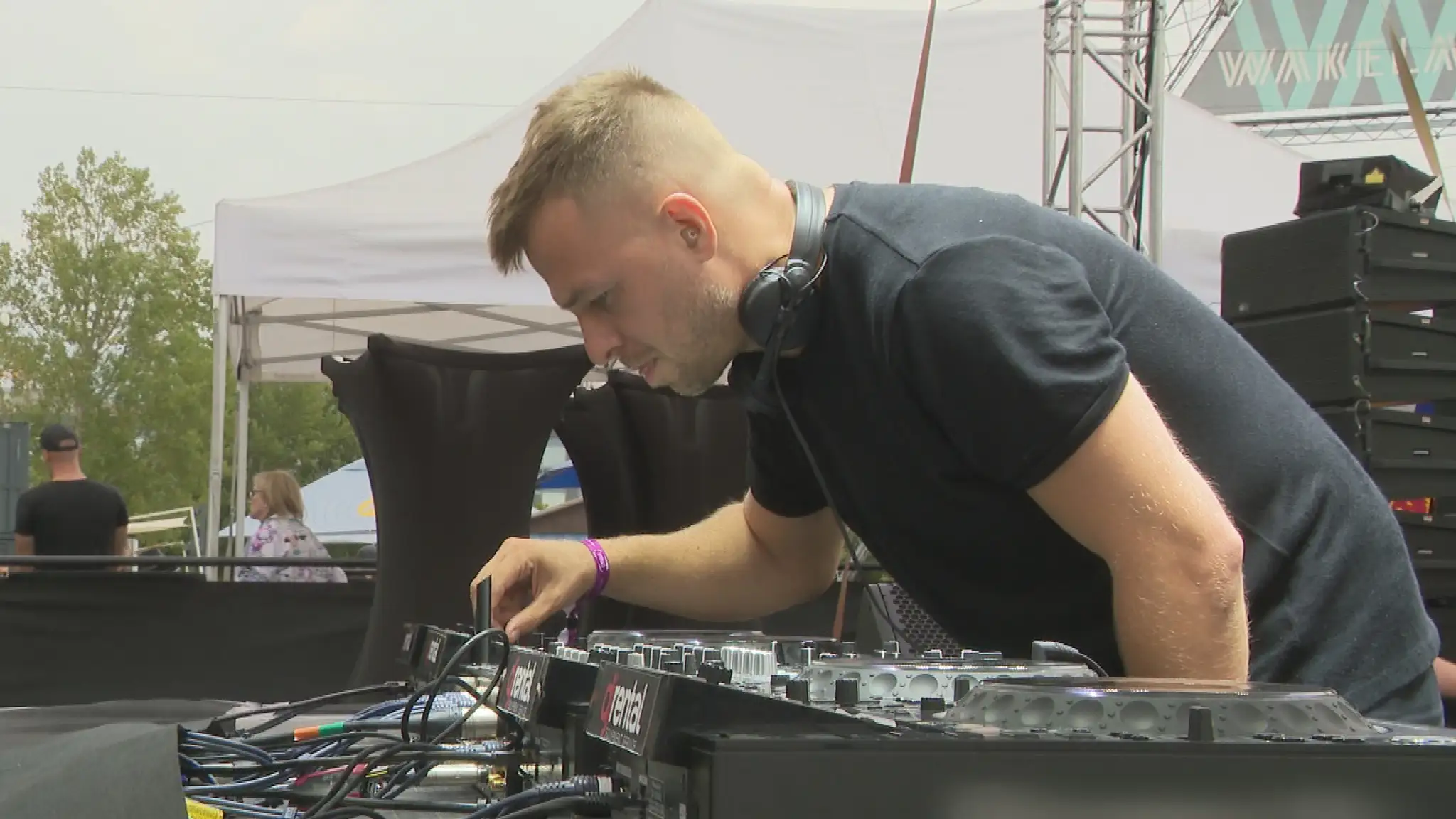 DJ EKG