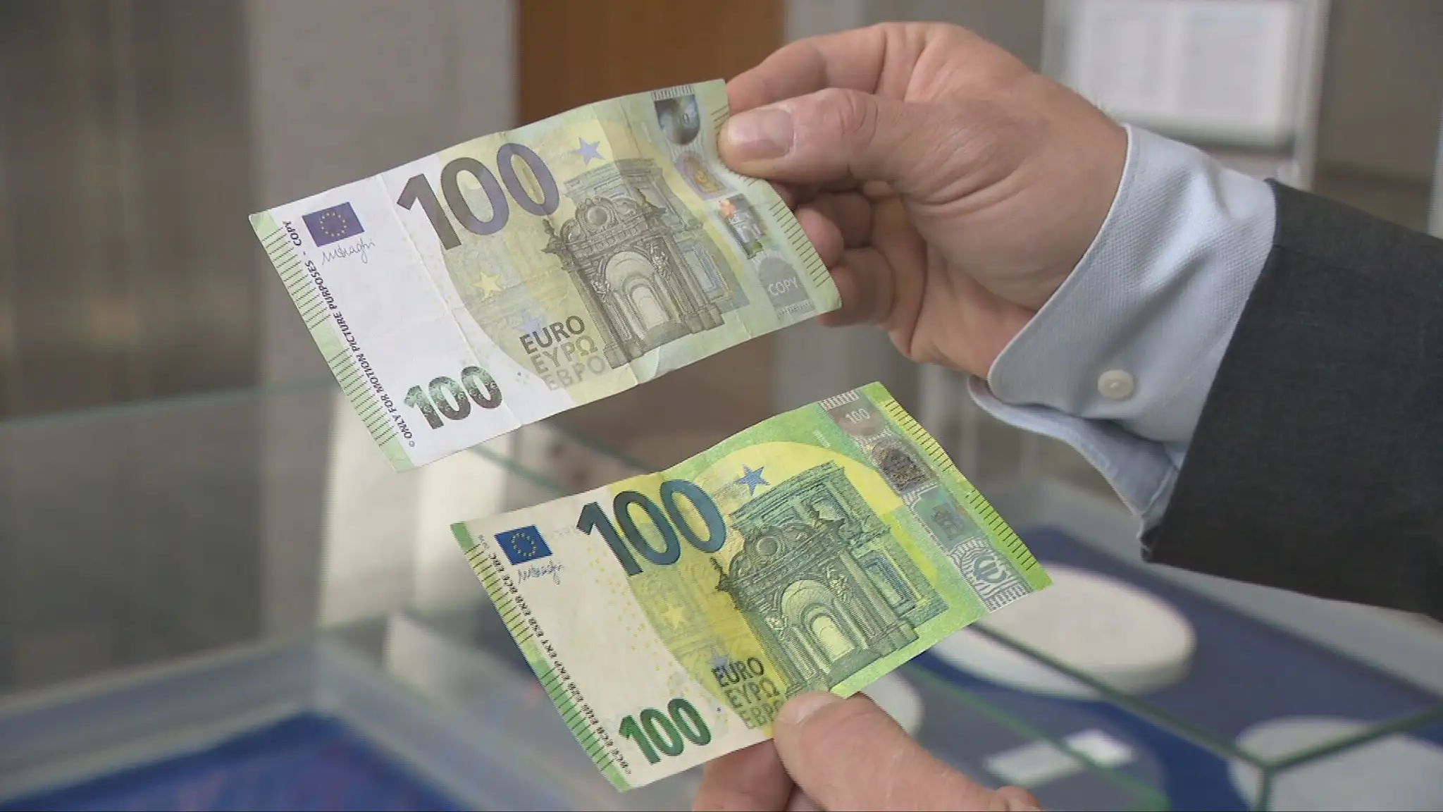 Falošné stoeurové bankovky