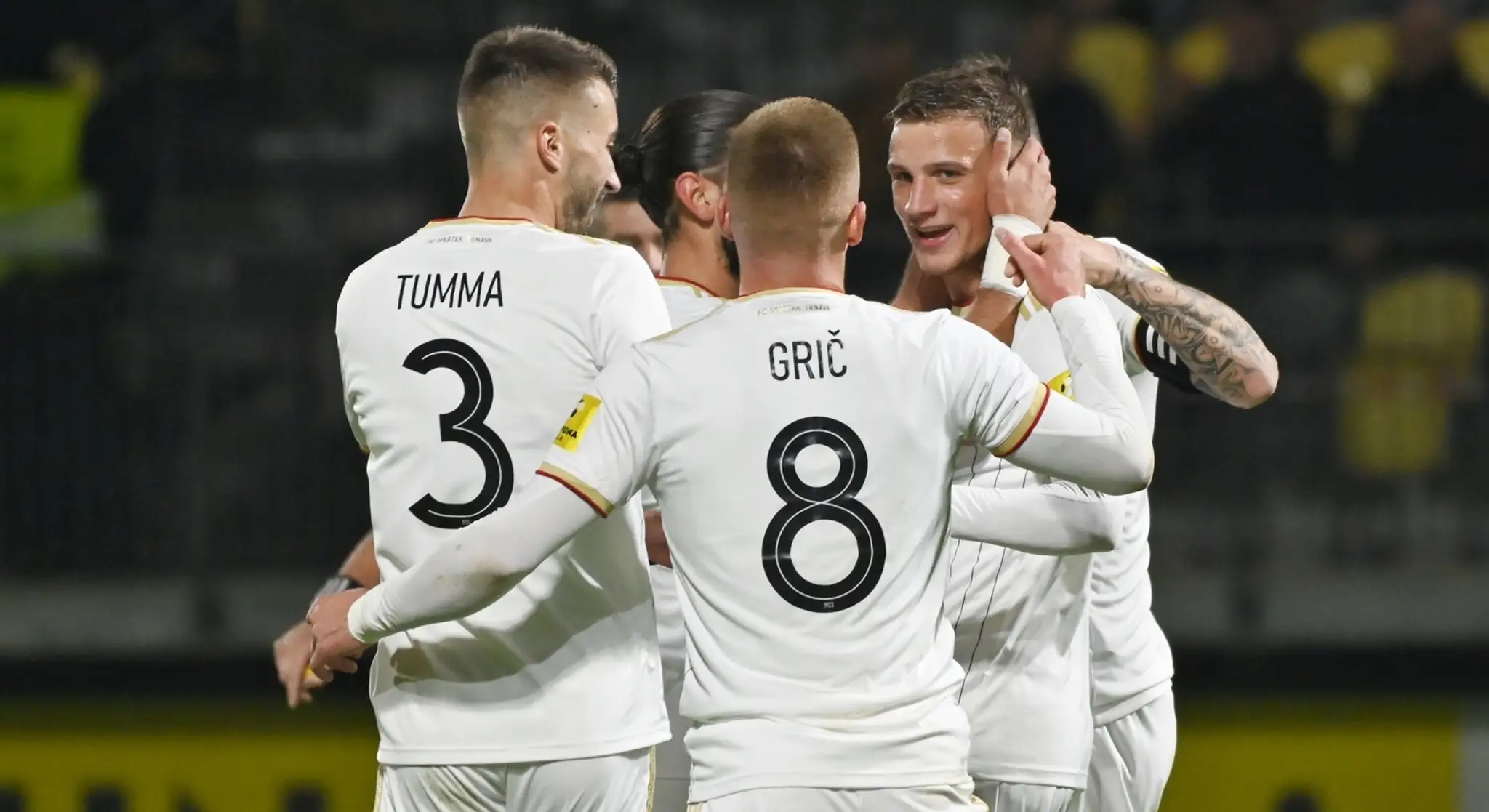 Na snímke radosť hráčov Trnavy po strelení gólu počas zápasu proti FK Pohronie.