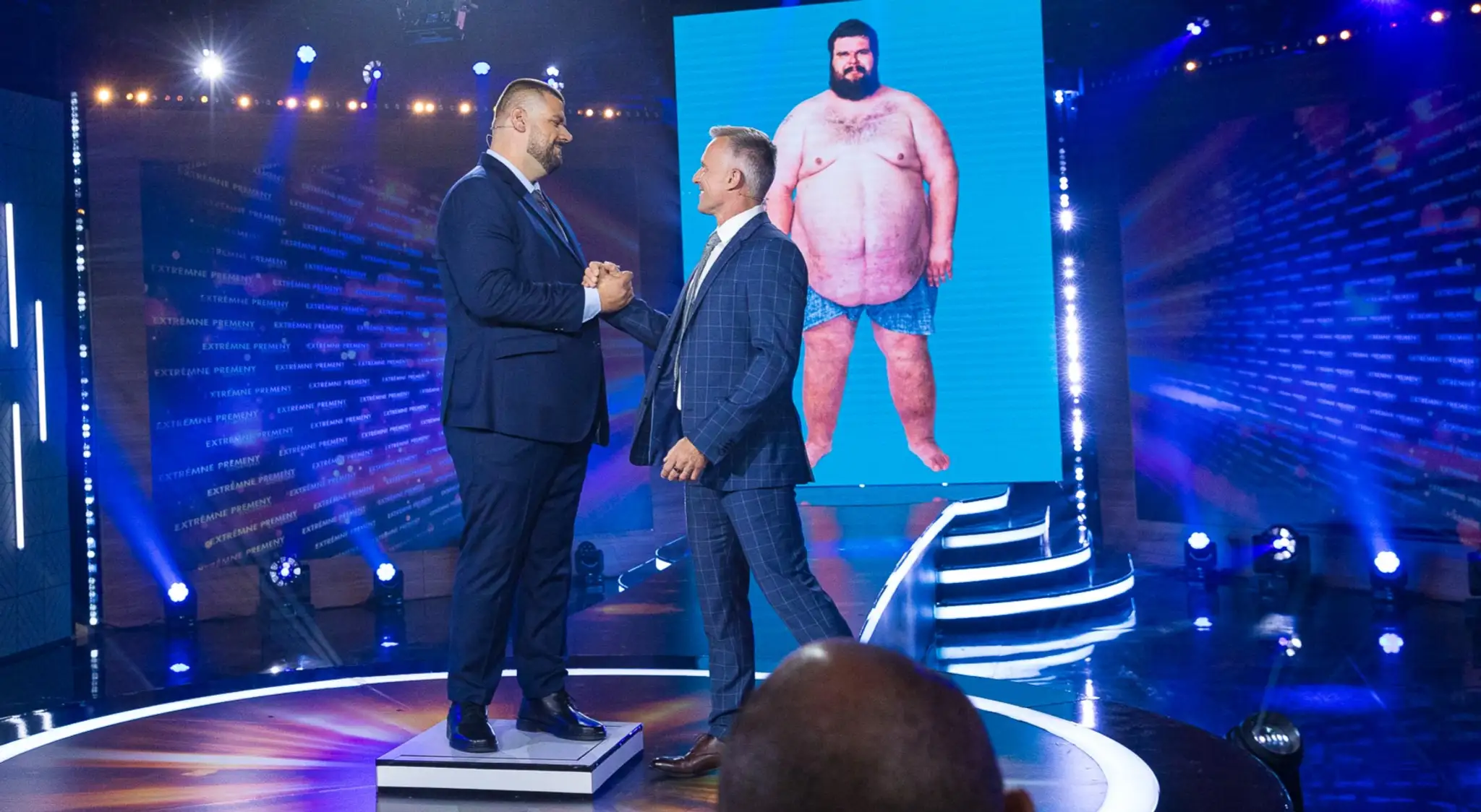Tomáš Lörincz s Marošom Molnárom počas galavečera Extrémnych premien. 