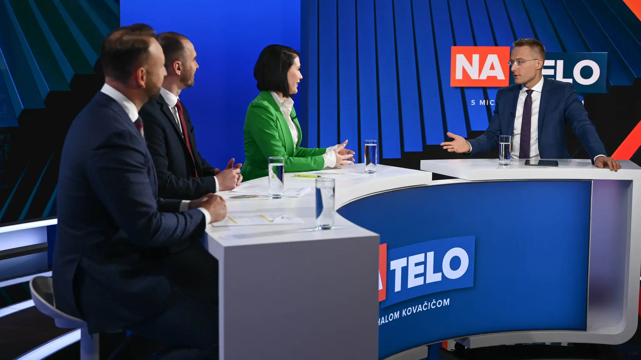 Michal Šipoš, Jana Bittó Cigániková a Matúš Šutaj Eštok v relácii Na telo.
