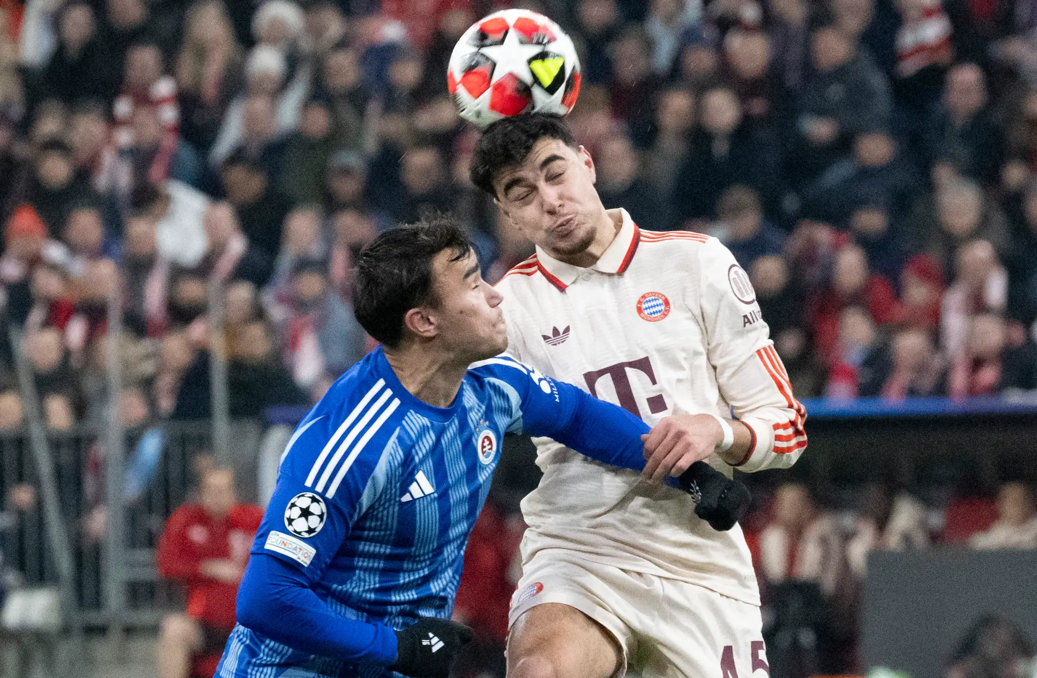 Momentka zo zápasu Bayern Mníchov - Slovan Bratislava