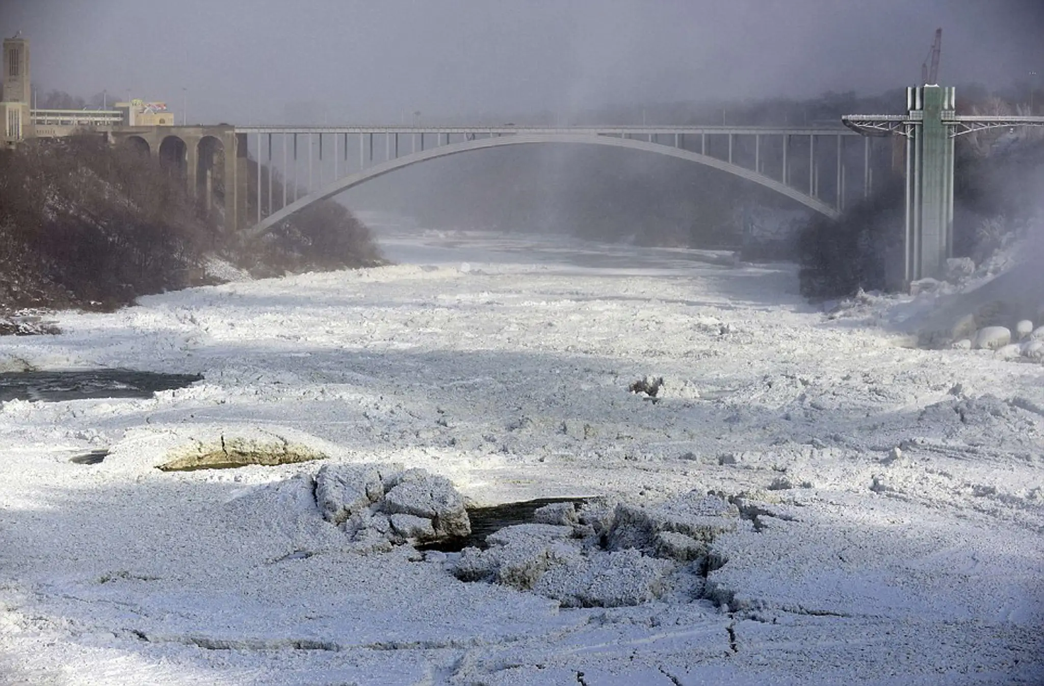 Zamrznuté Niagarské vodopády